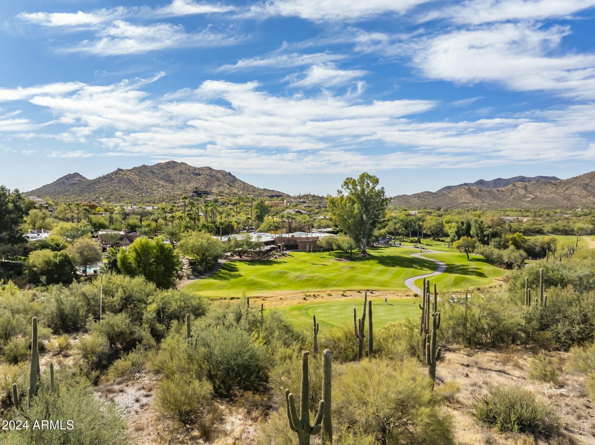 5622 E SUGARLOAF Trail