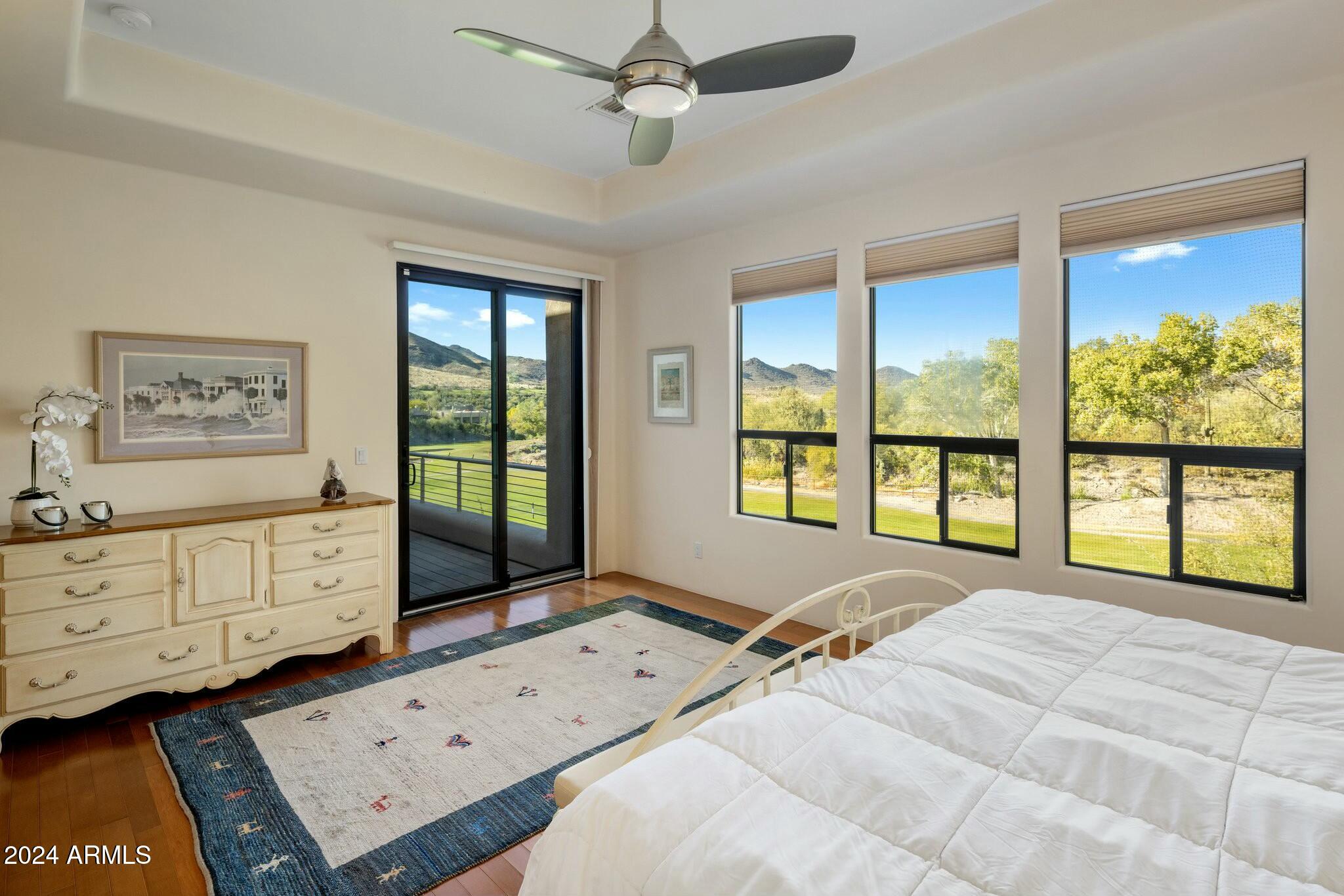 5622 E SUGARLOAF Trail