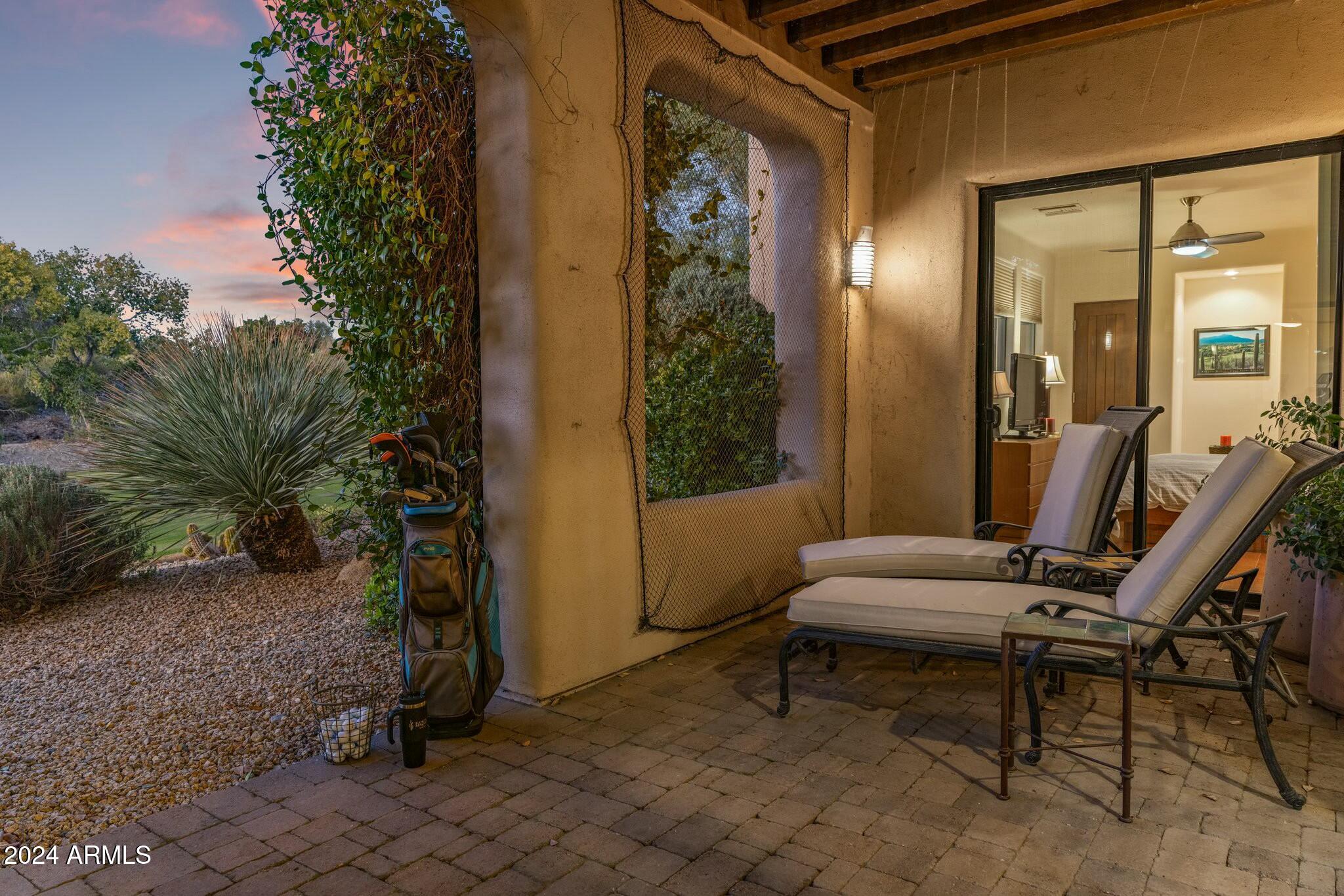 5622 E SUGARLOAF Trail