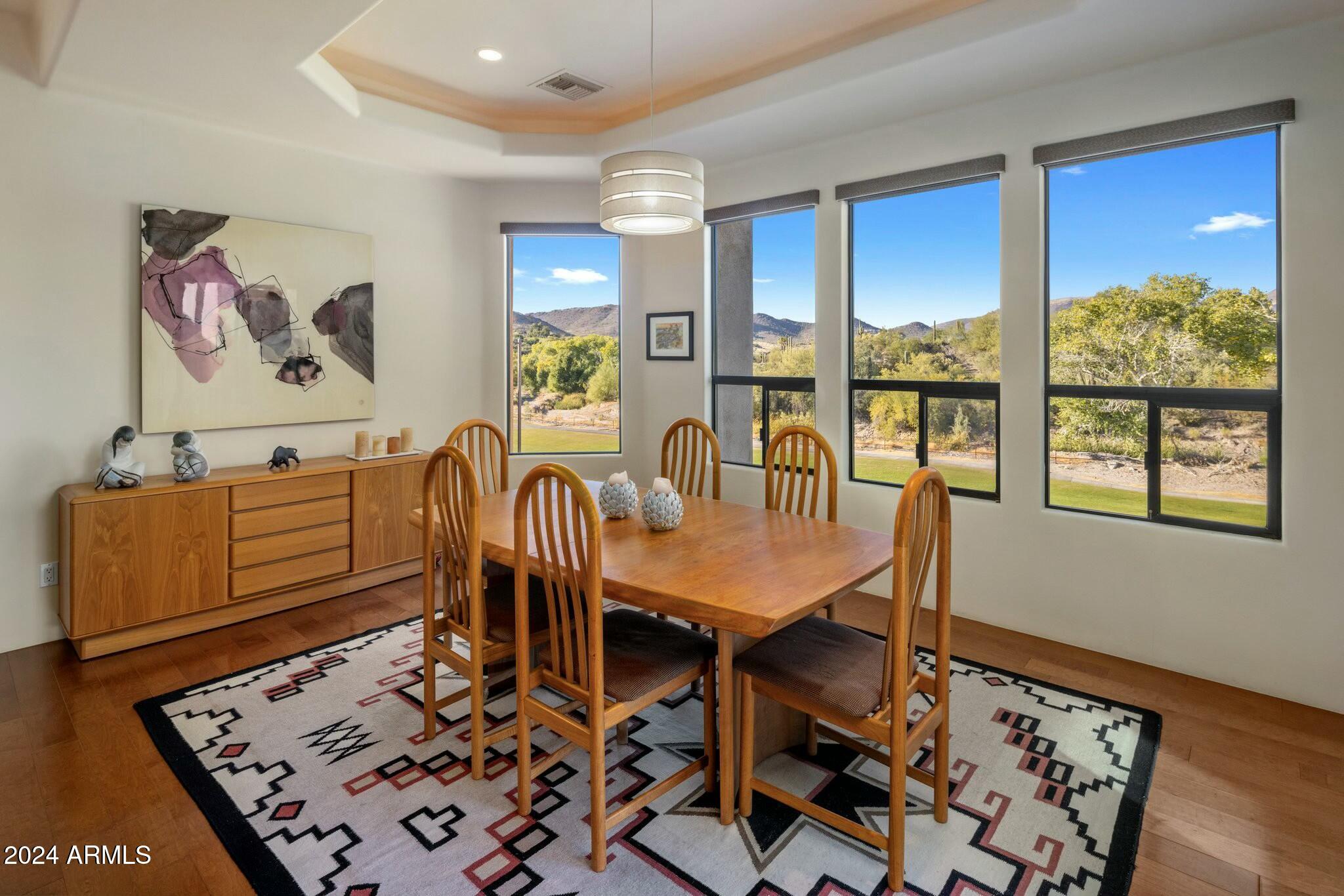 5622 E SUGARLOAF Trail
