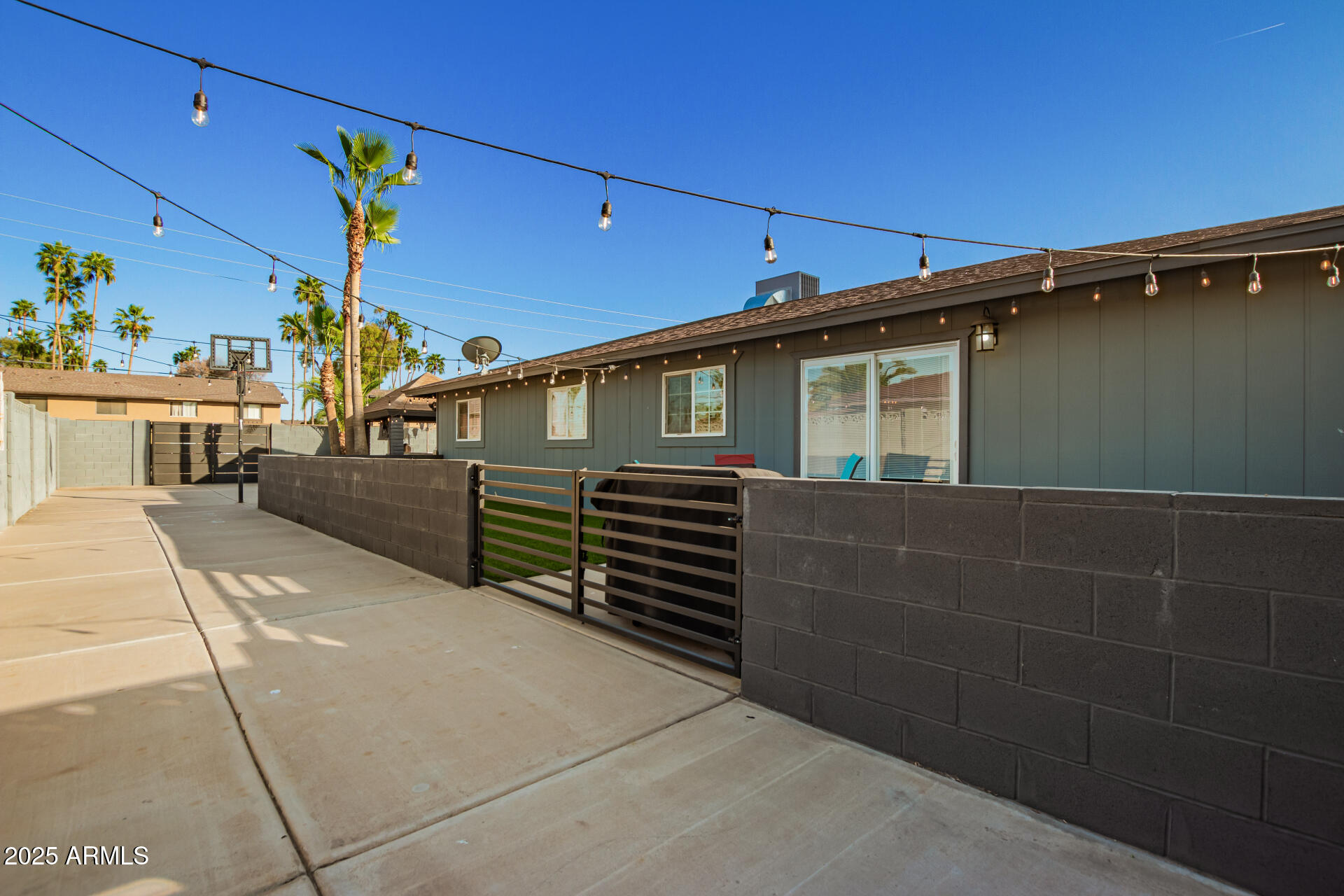 4611 S LA ROSA Drive