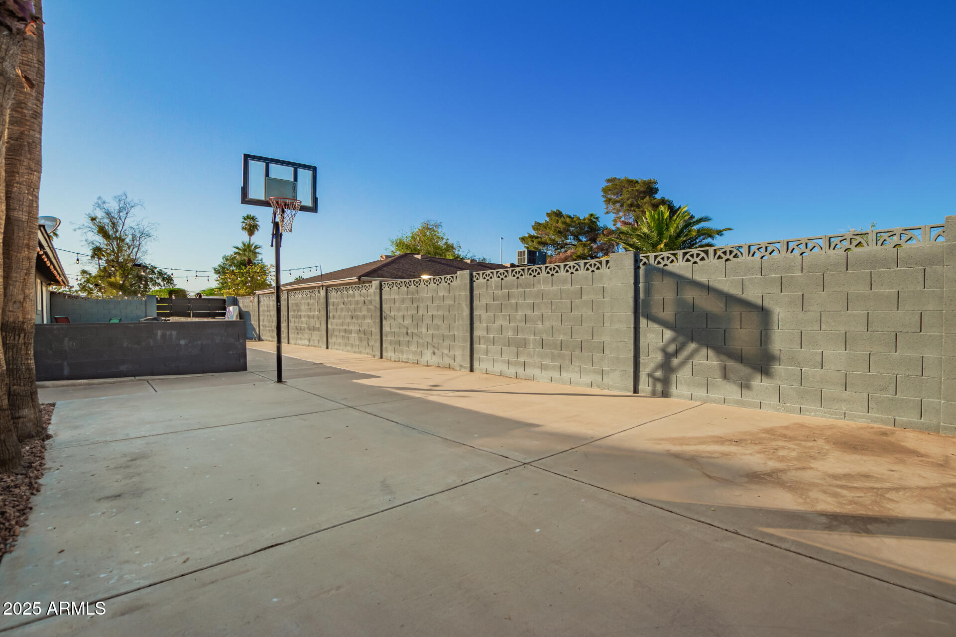 4611 S LA ROSA Drive