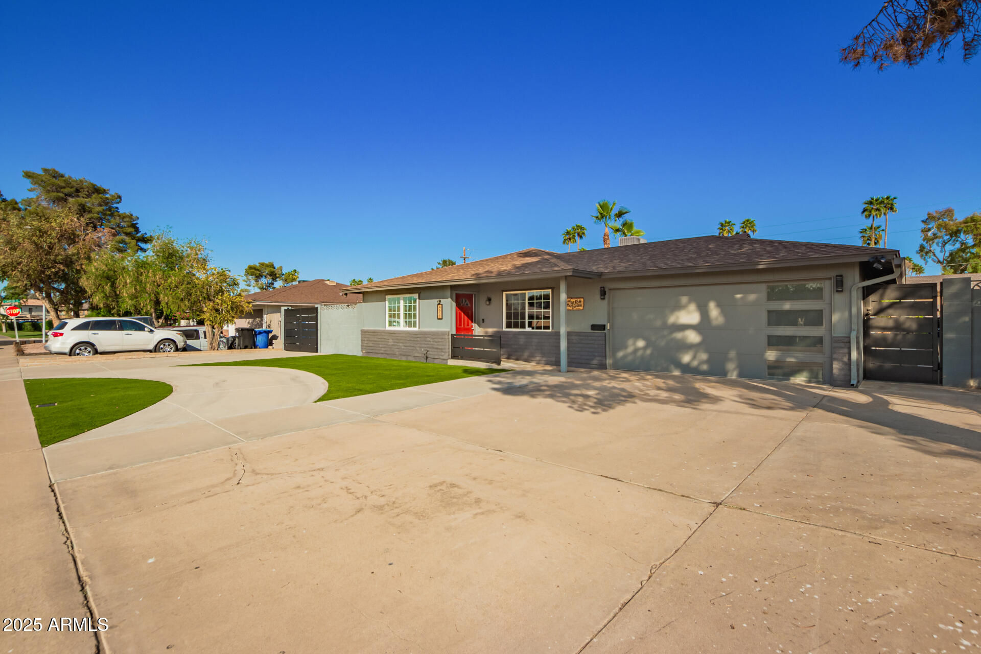 4611 S LA ROSA Drive
