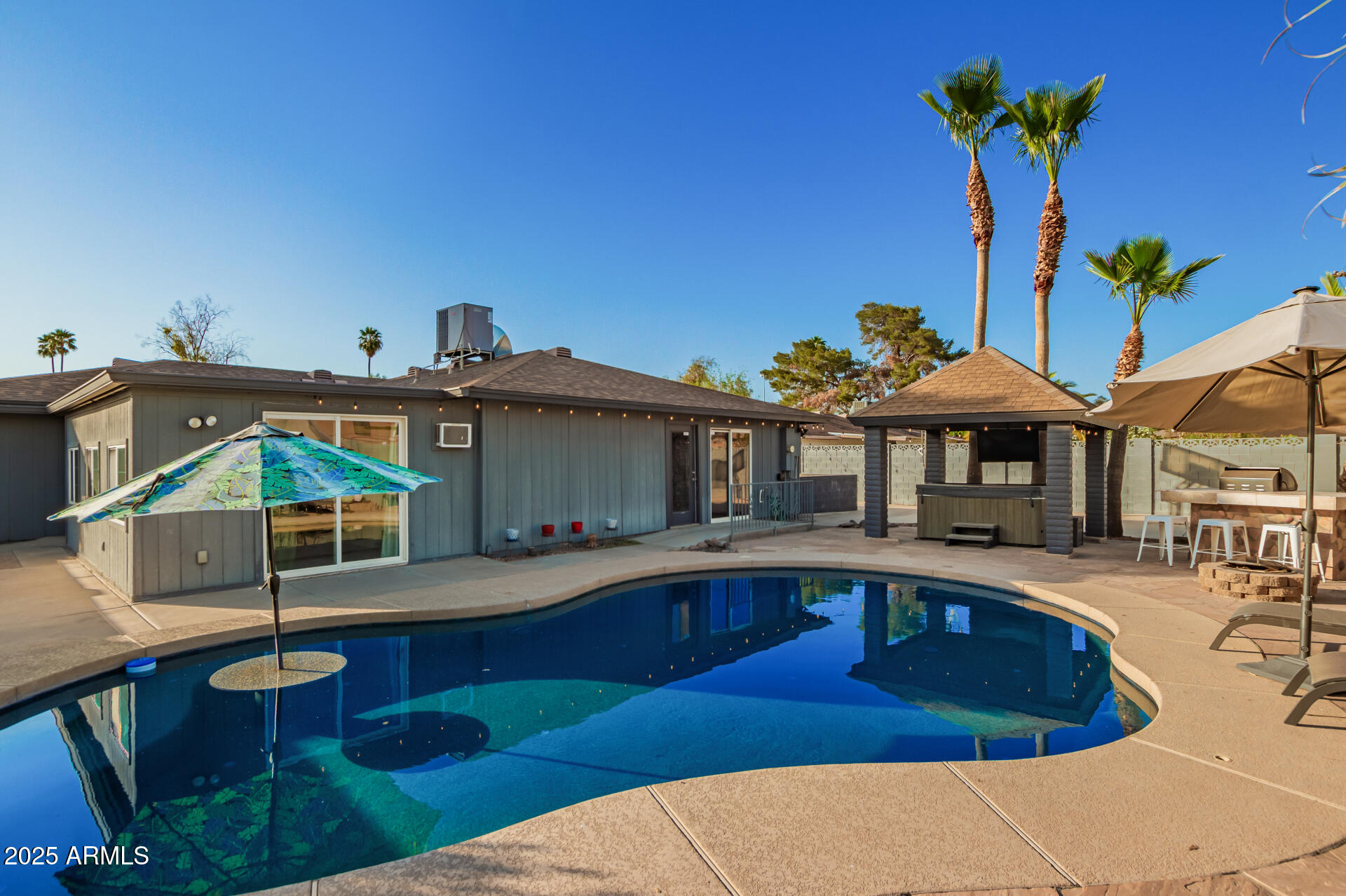 4611 S LA ROSA Drive
