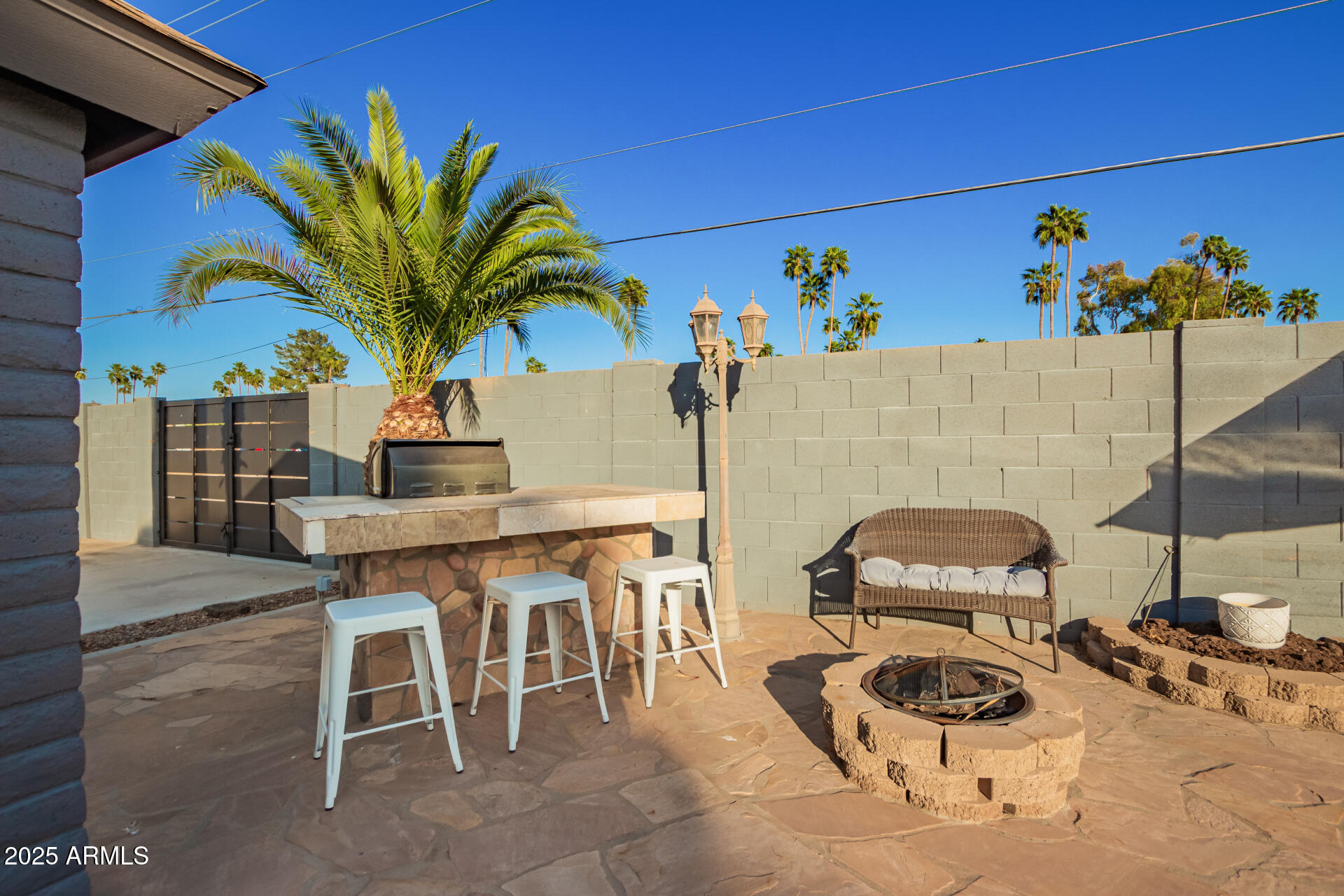 4611 S LA ROSA Drive