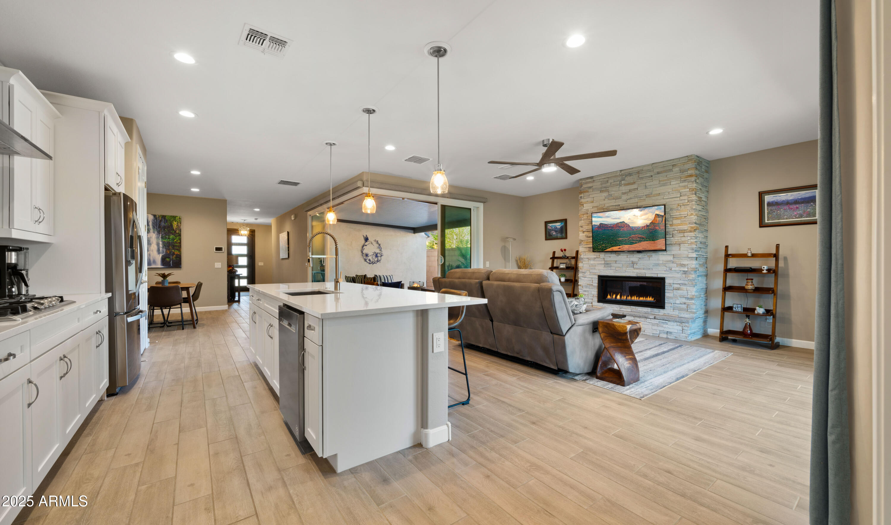 2055 E PARK VIEW Lane