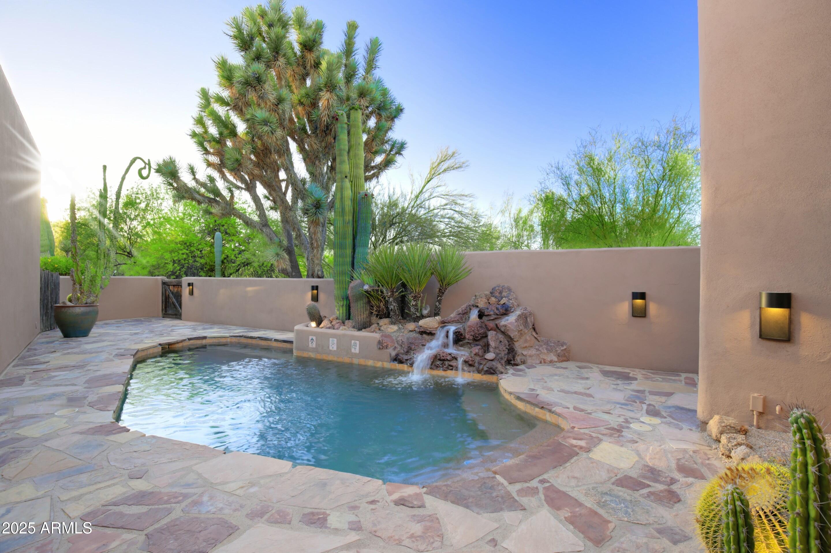 1637 N QUARTZ VALLEY Road