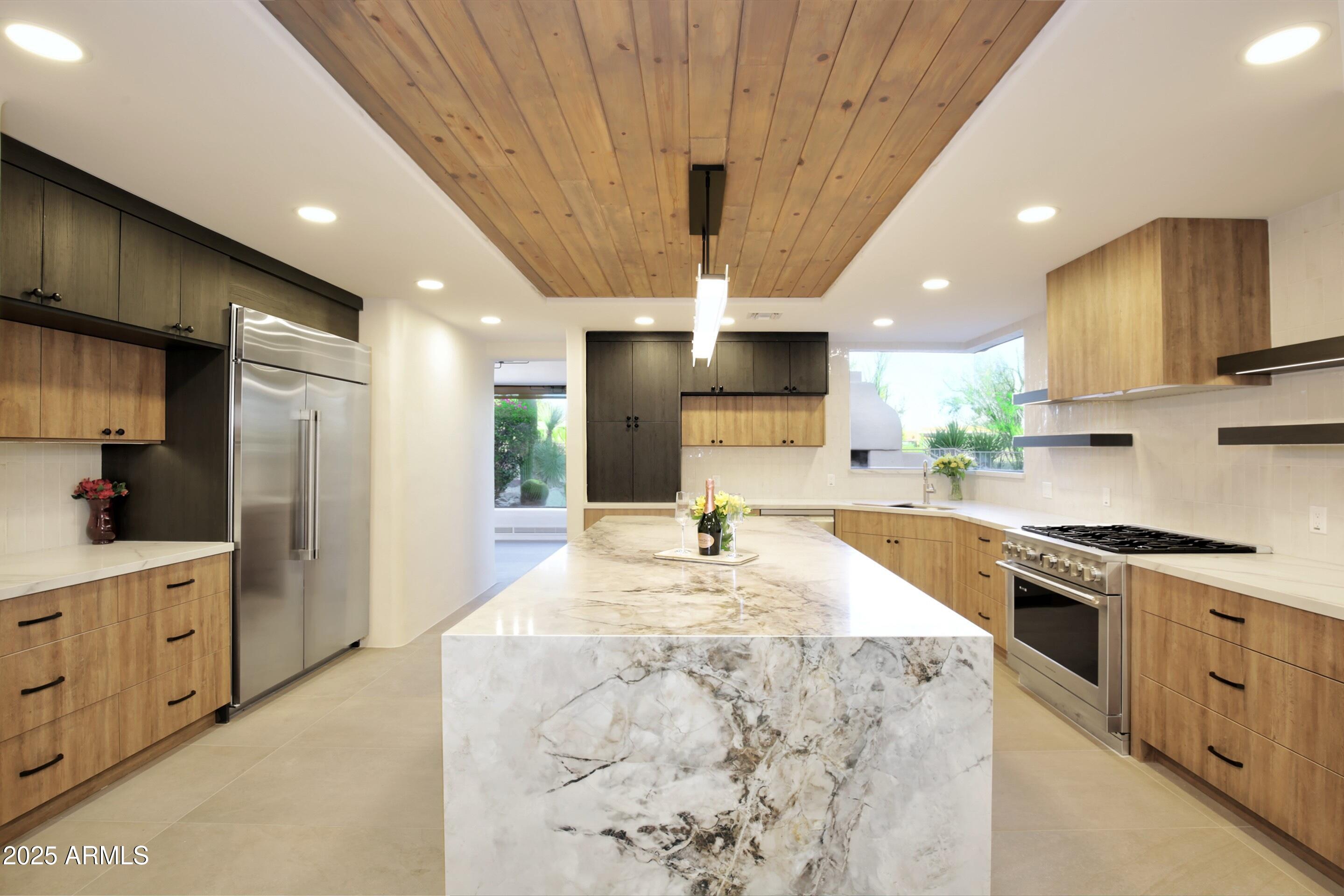 1637 N QUARTZ VALLEY Road