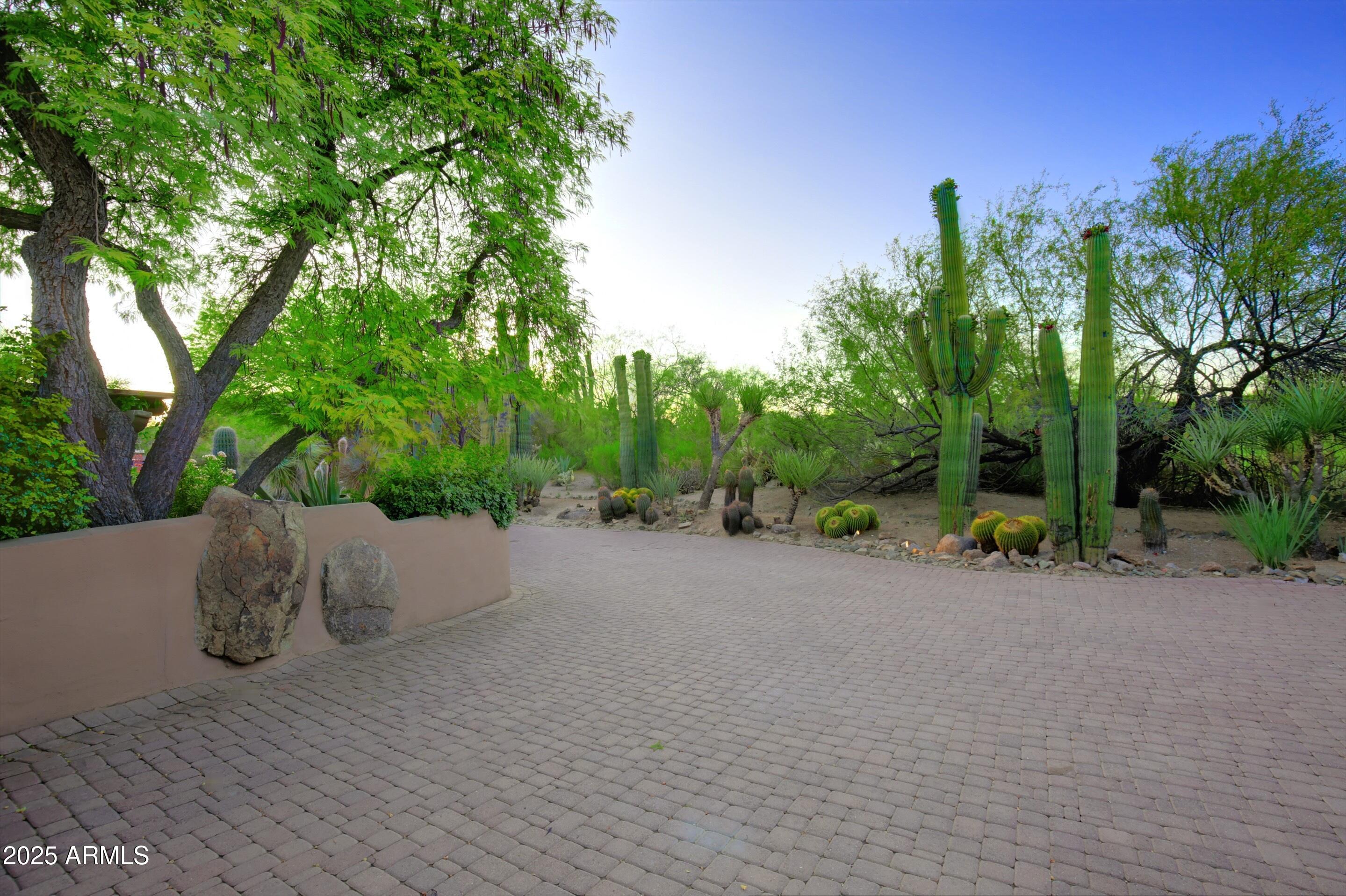 1637 N QUARTZ VALLEY Road