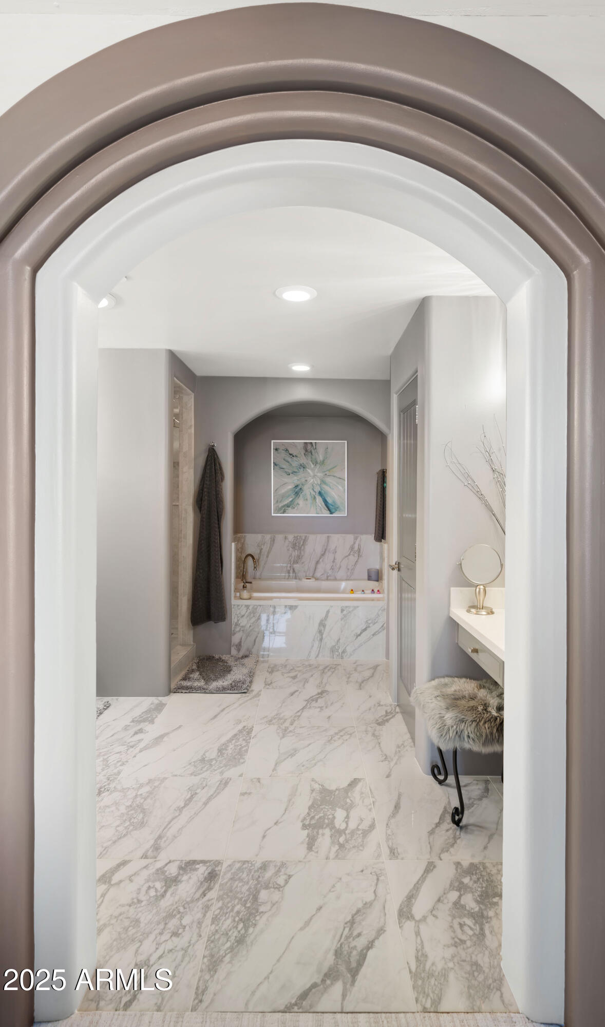 7199 E RIDGEVIEW Place, 221