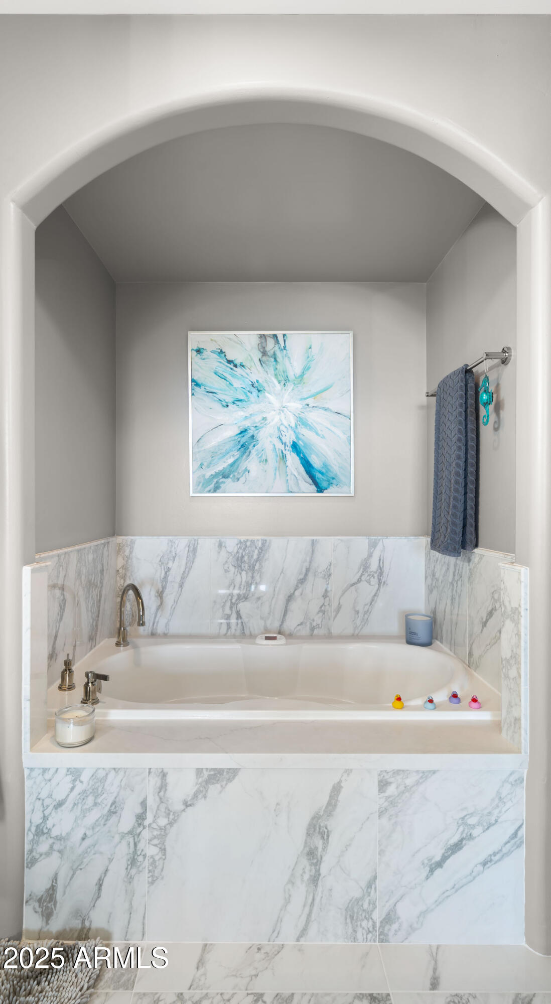 7199 E RIDGEVIEW Place, 221