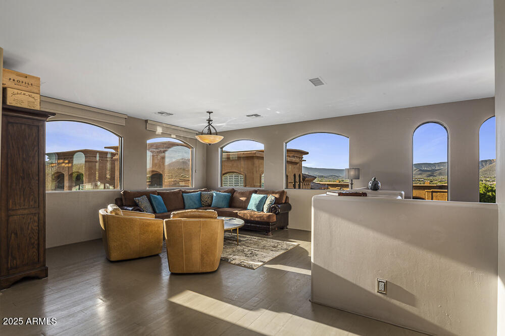 7199 E RIDGEVIEW Place, 221