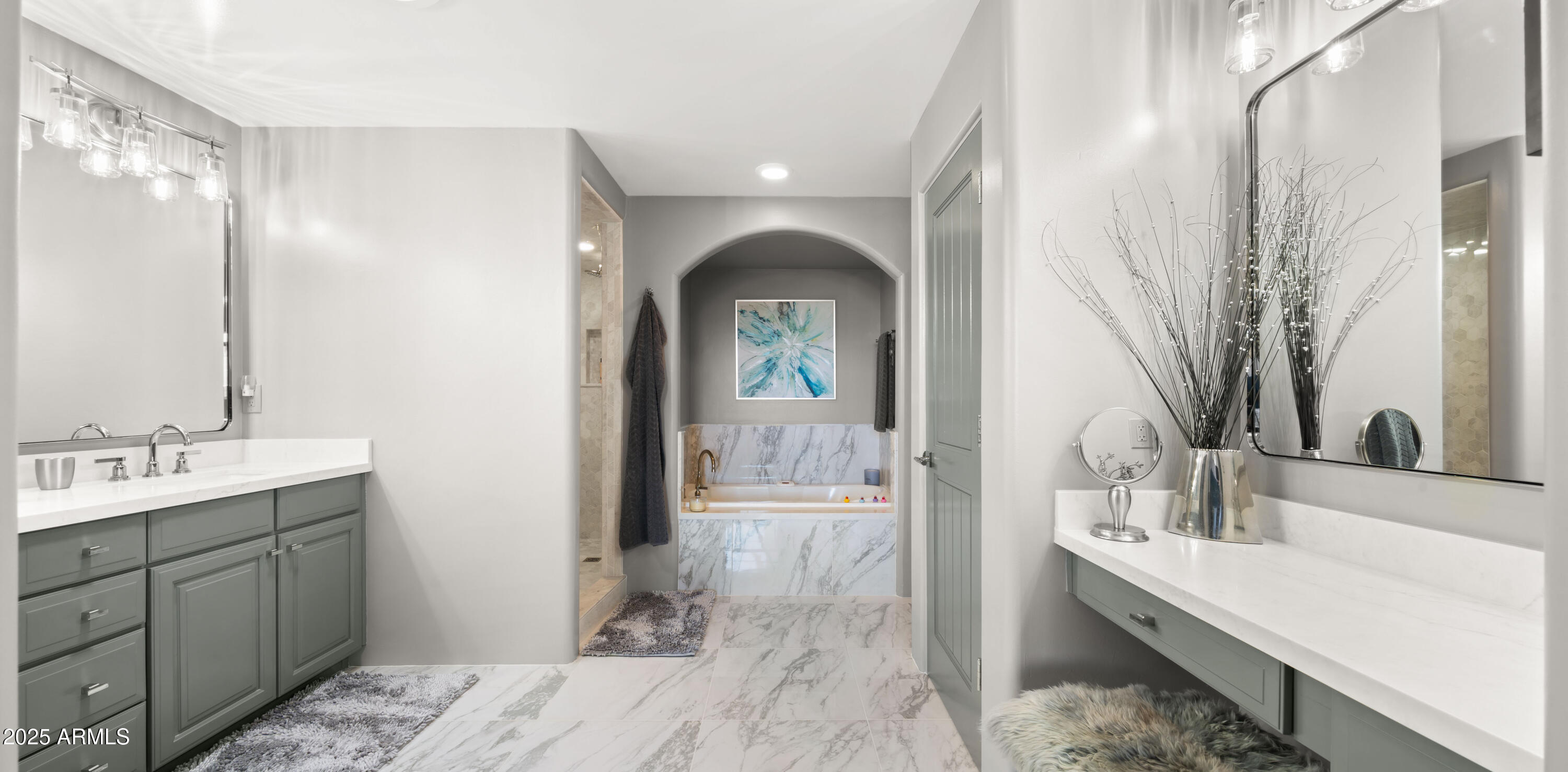 7199 E RIDGEVIEW Place, 221