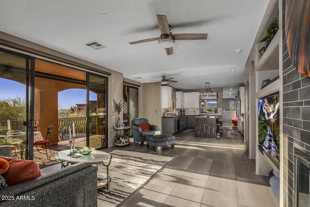 7199 E RIDGEVIEW Place, 221