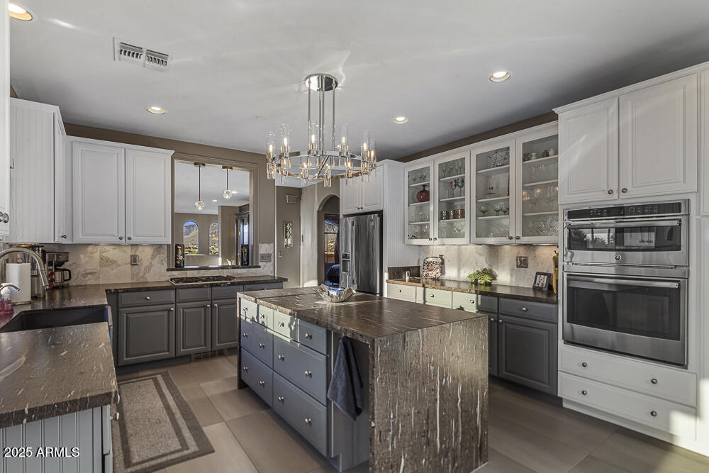 7199 E RIDGEVIEW Place, 221