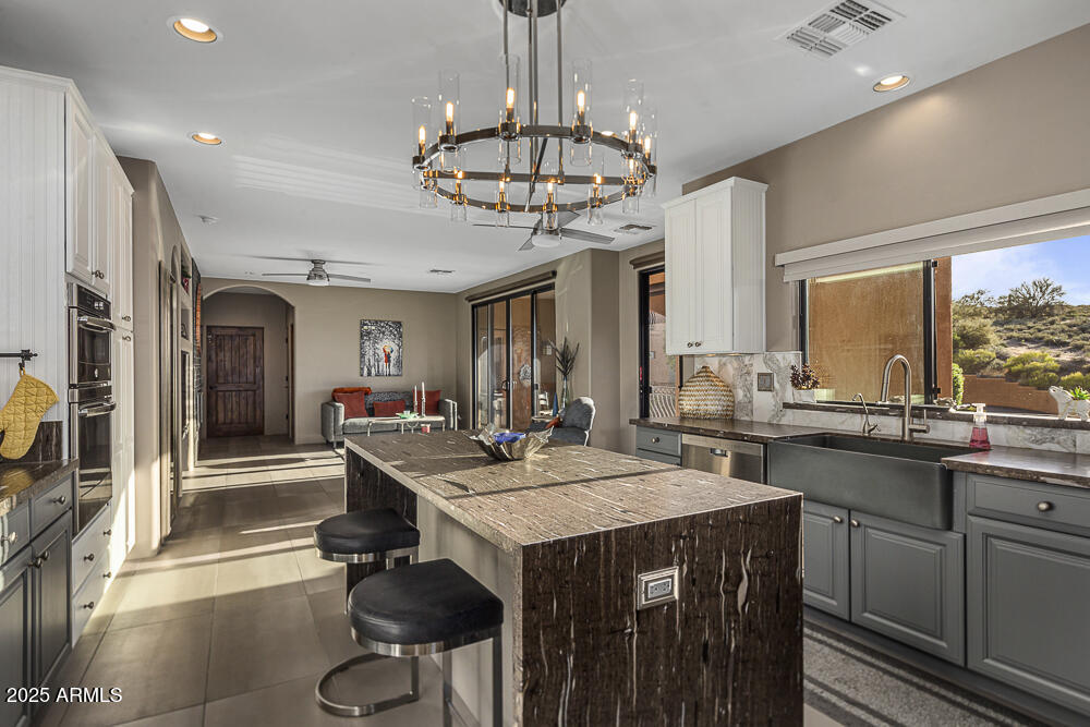 7199 E RIDGEVIEW Place, 221