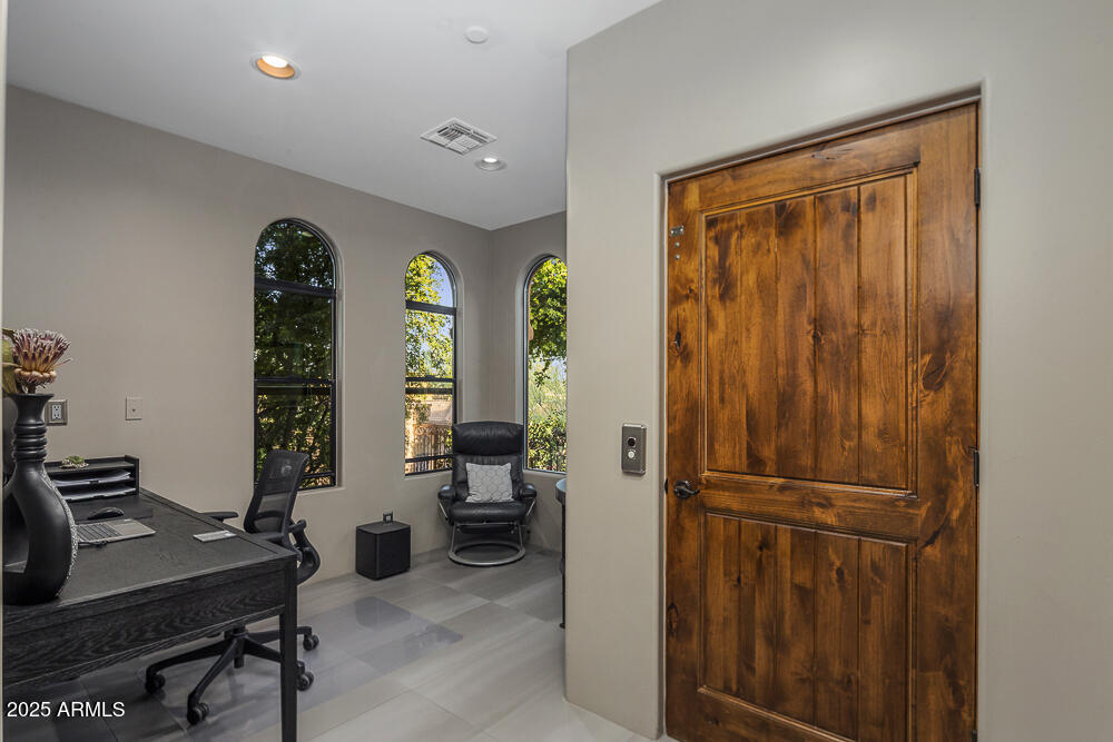 7199 E RIDGEVIEW Place, 221