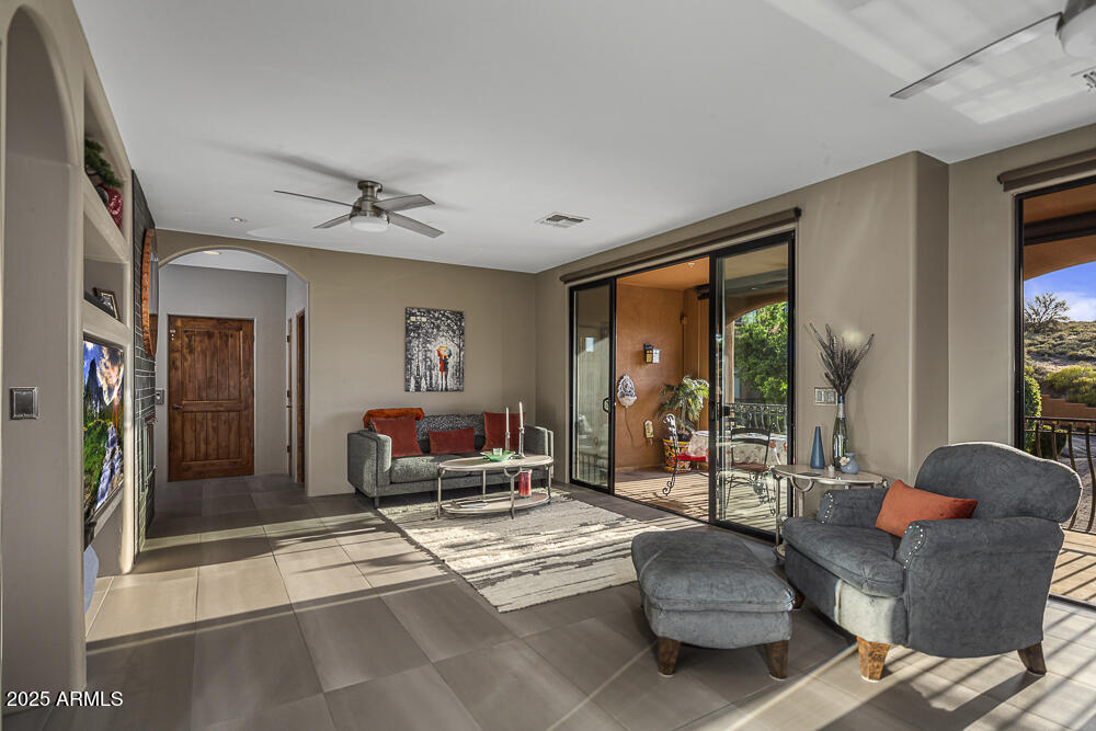 7199 E RIDGEVIEW Place, 221