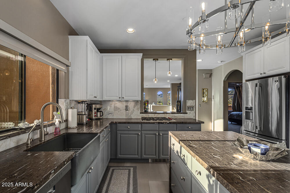 7199 E RIDGEVIEW Place, 221