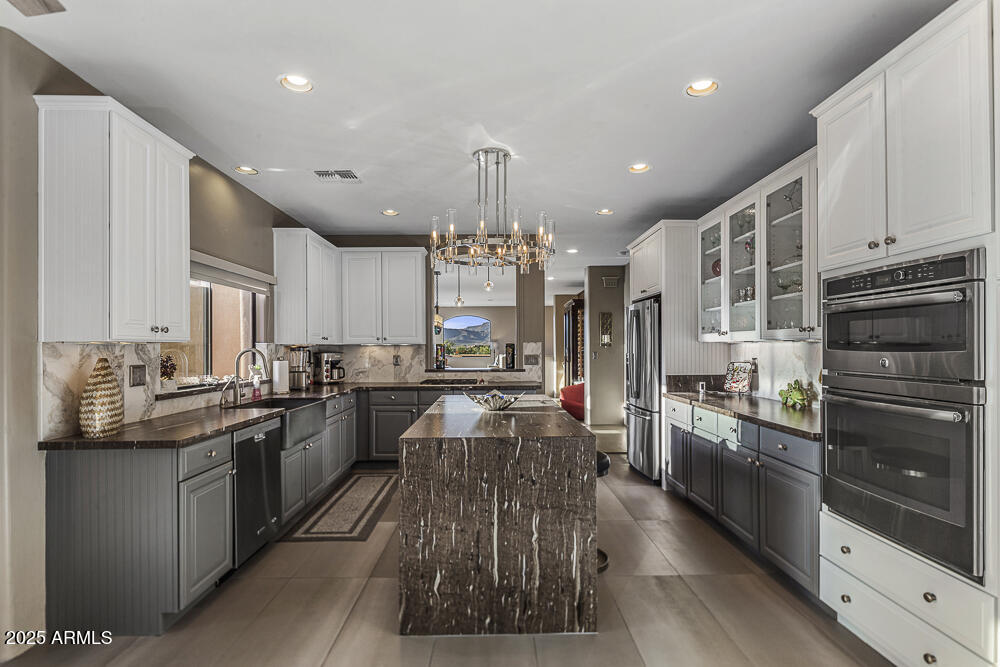 7199 E RIDGEVIEW Place, 221