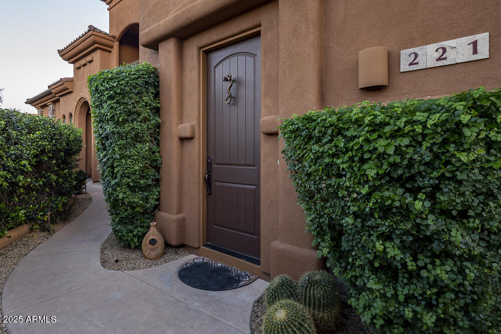 7199 E RIDGEVIEW Place, 221