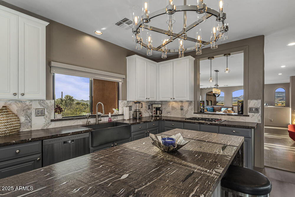 7199 E RIDGEVIEW Place, 221