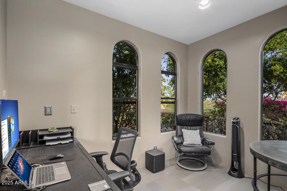 7199 E RIDGEVIEW Place, 221