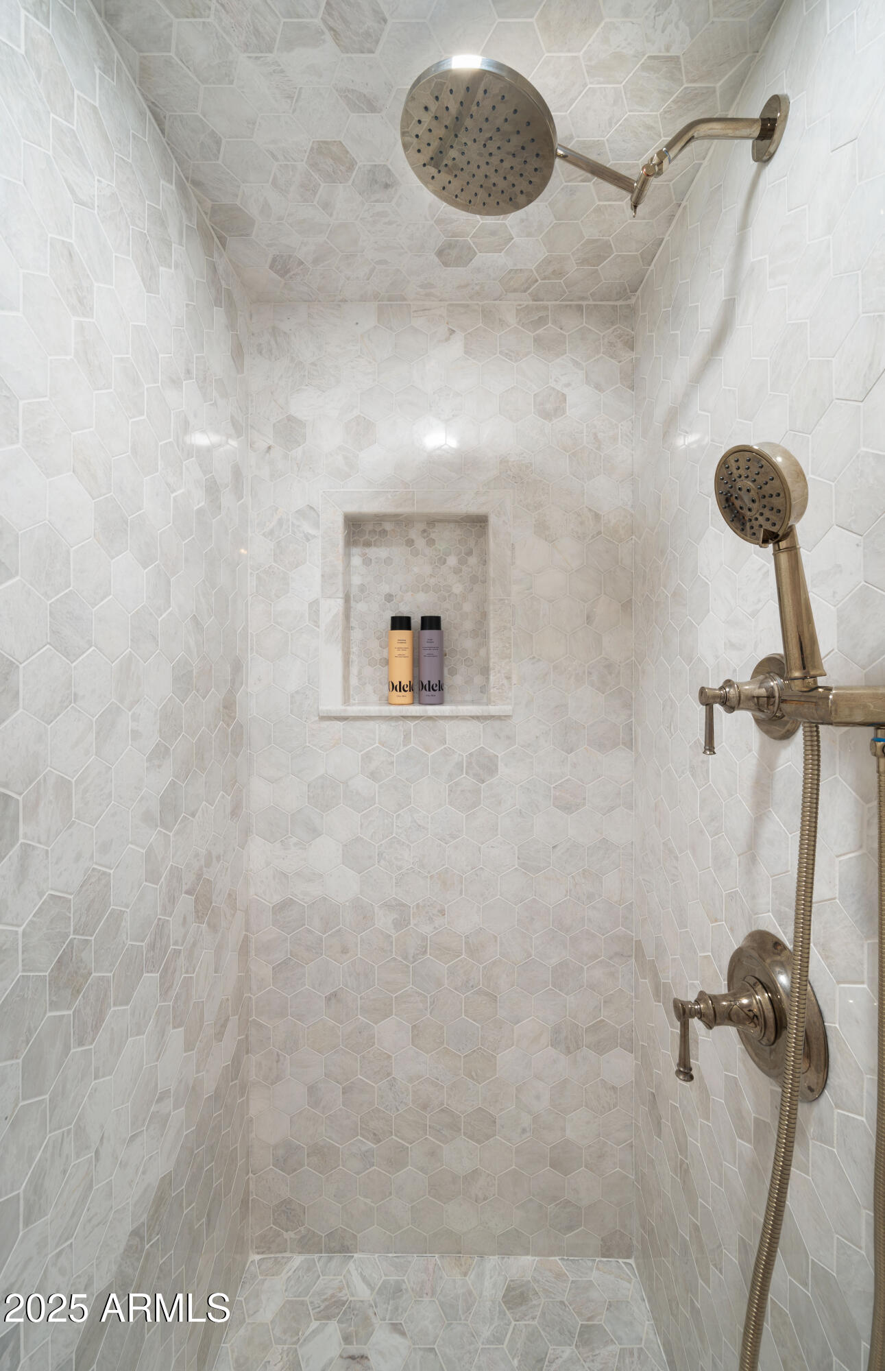 7199 E RIDGEVIEW Place, 221