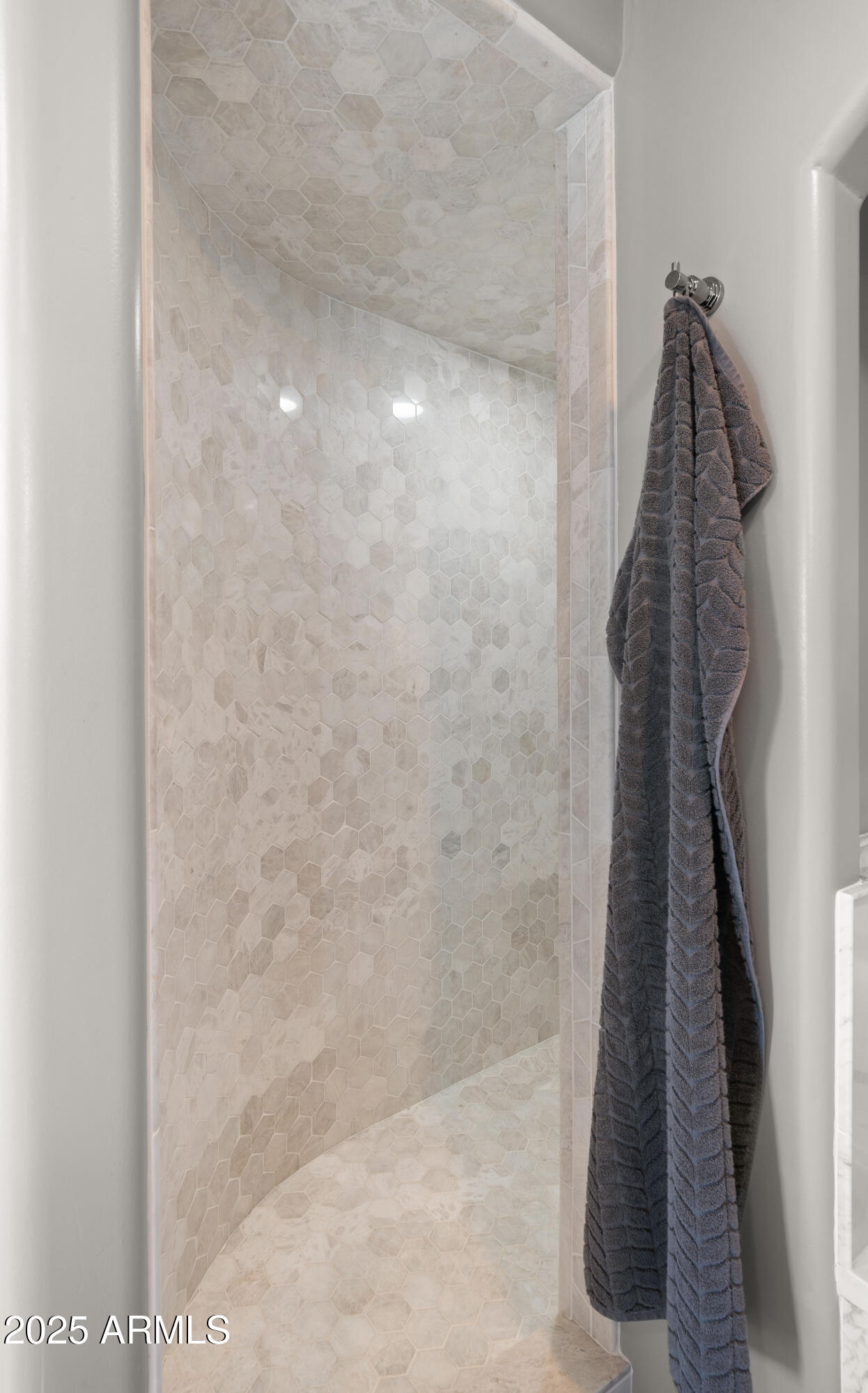 7199 E RIDGEVIEW Place, 221