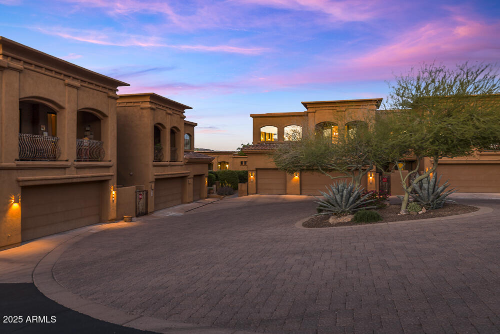 7199 E RIDGEVIEW Place, 221