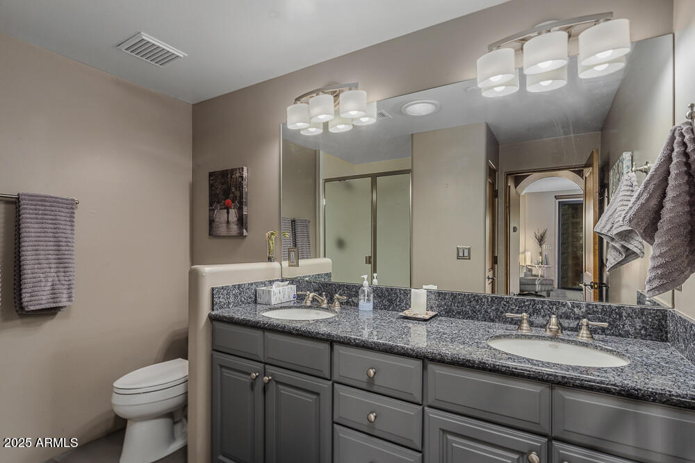 7199 E RIDGEVIEW Place, 221