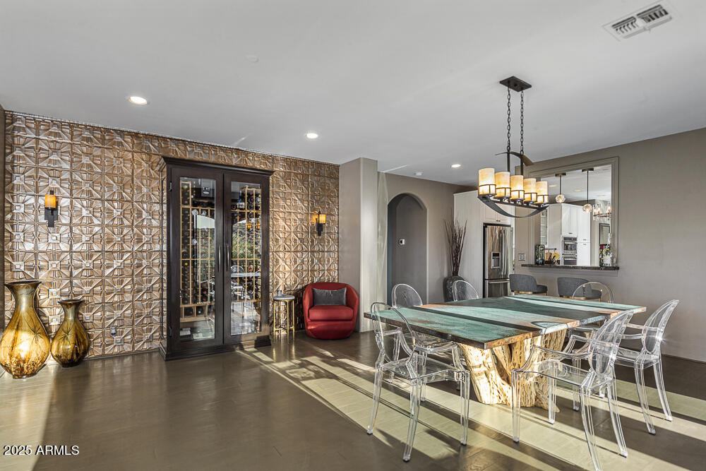 7199 E RIDGEVIEW Place, 221