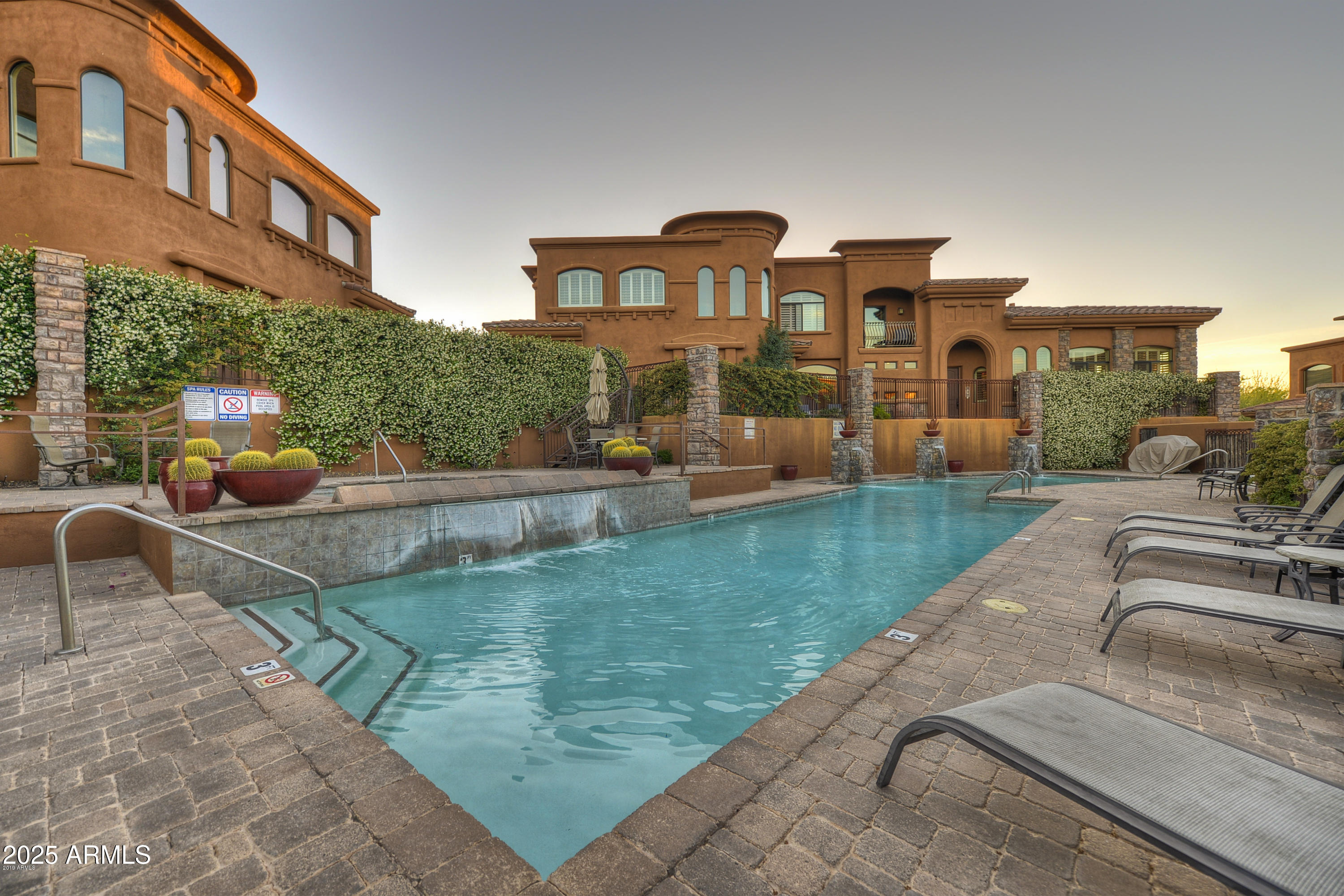 7199 E RIDGEVIEW Place, 221