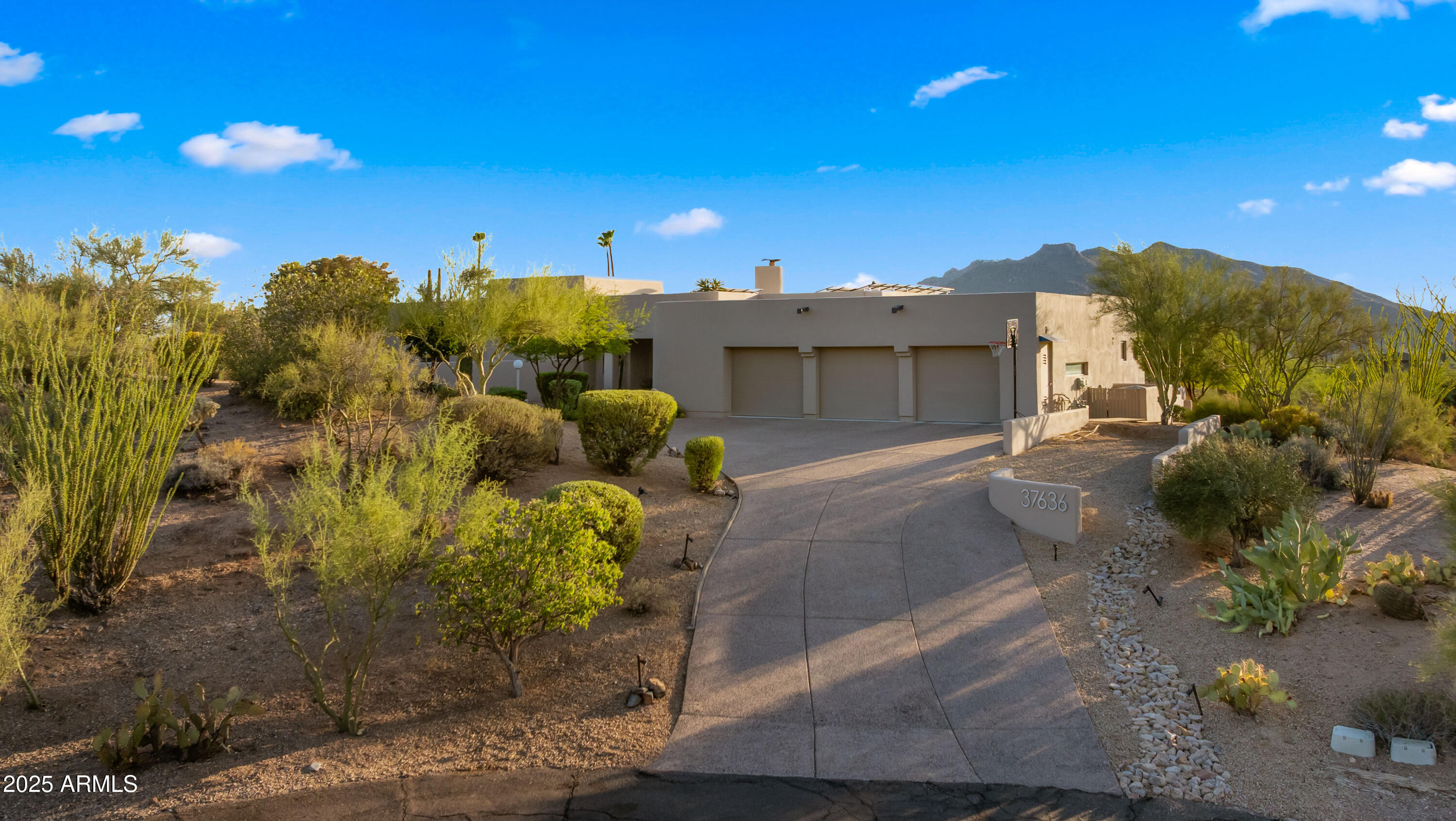 37636 N ROUND ROBIN Court