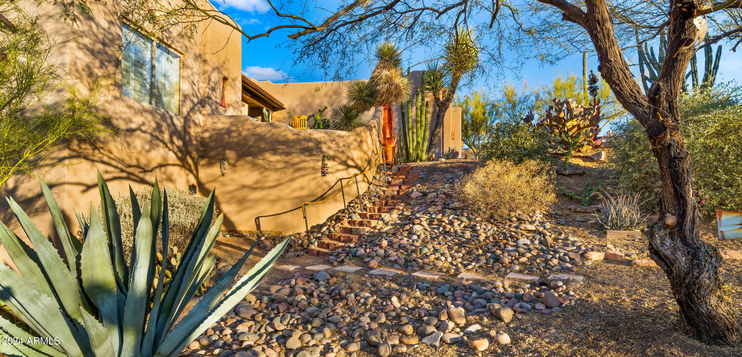 5640 E MIRAMONTE Drive