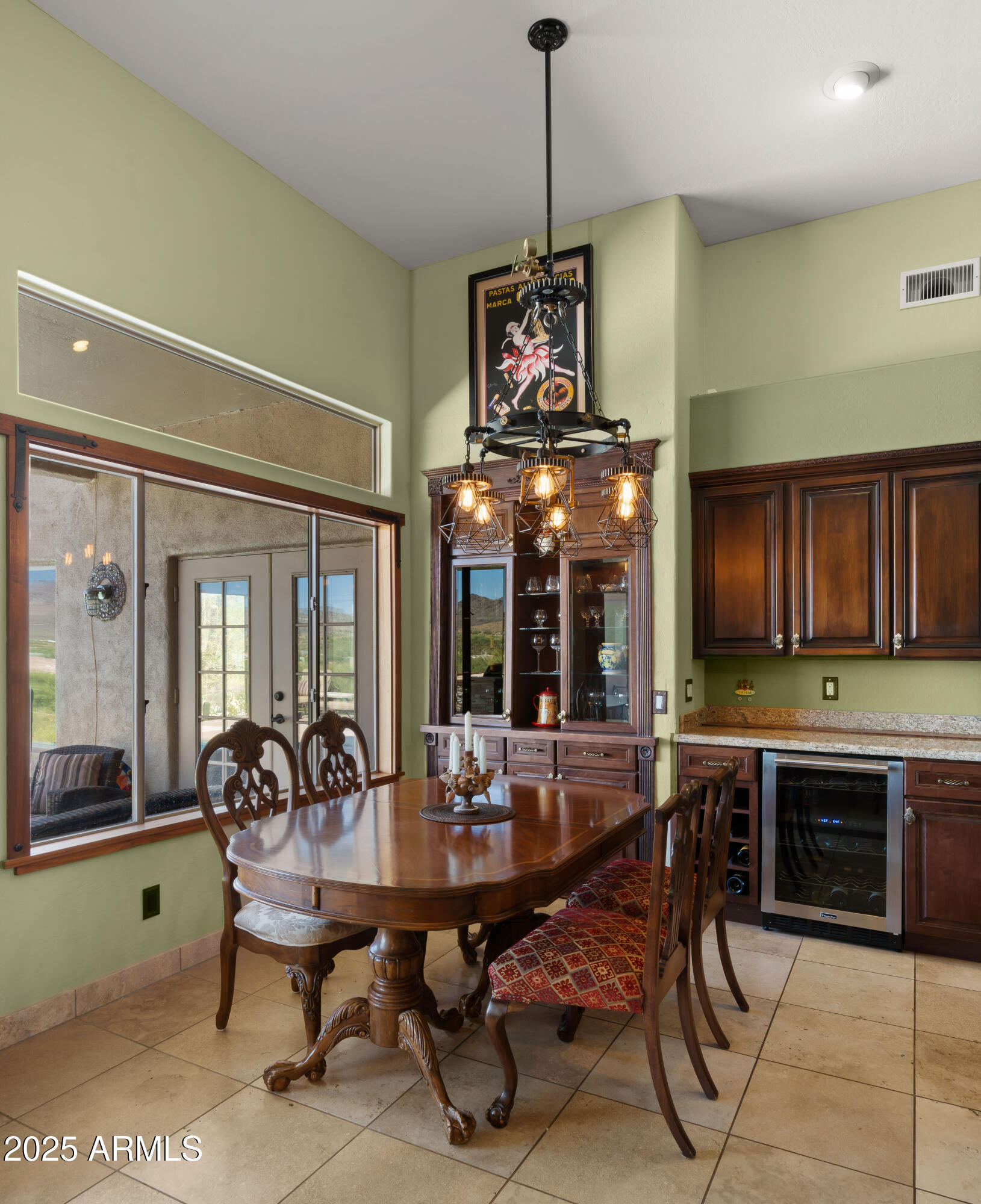 5640 E MIRAMONTE Drive