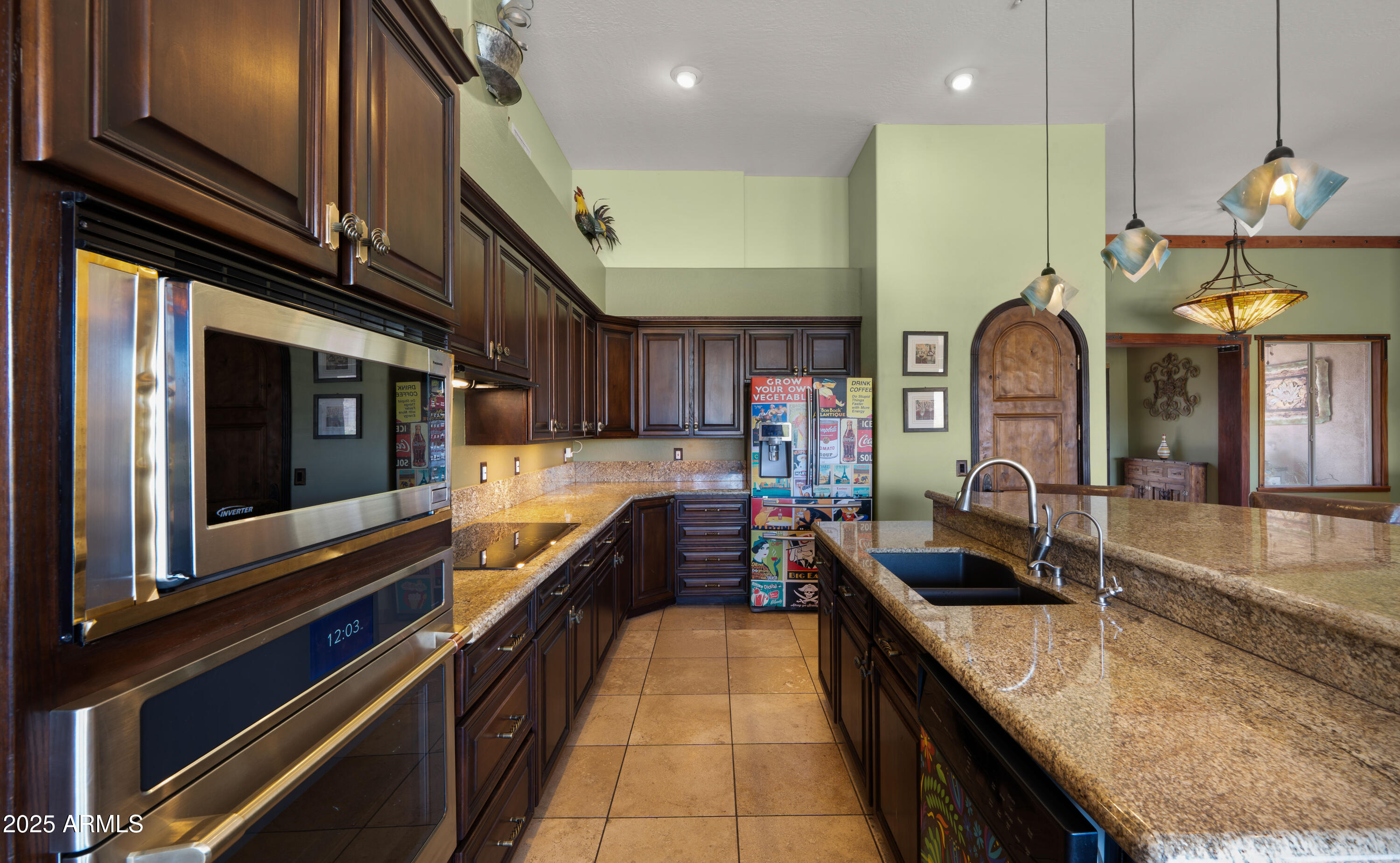 5640 E MIRAMONTE Drive