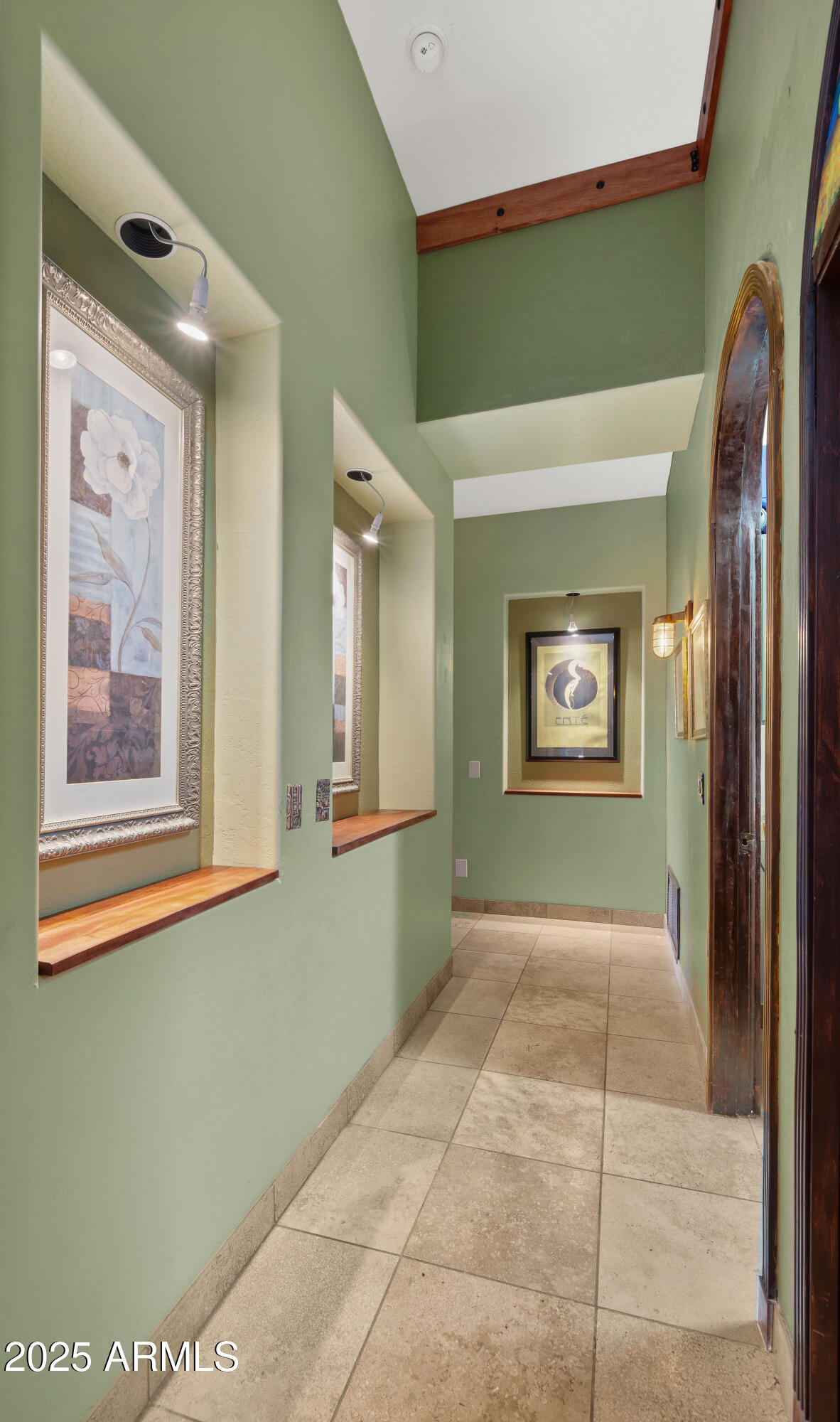 5640 E MIRAMONTE Drive