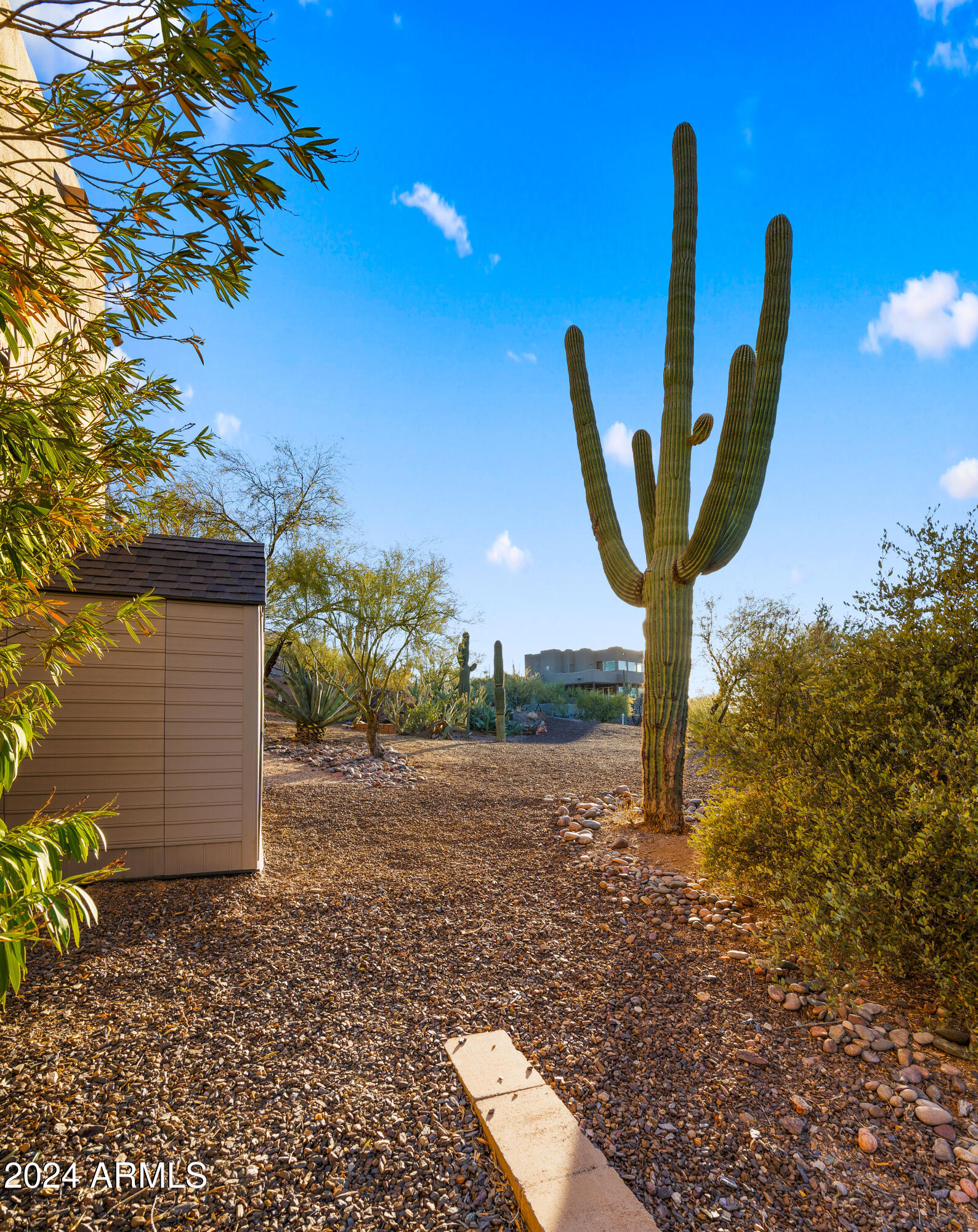 5640 E MIRAMONTE Drive