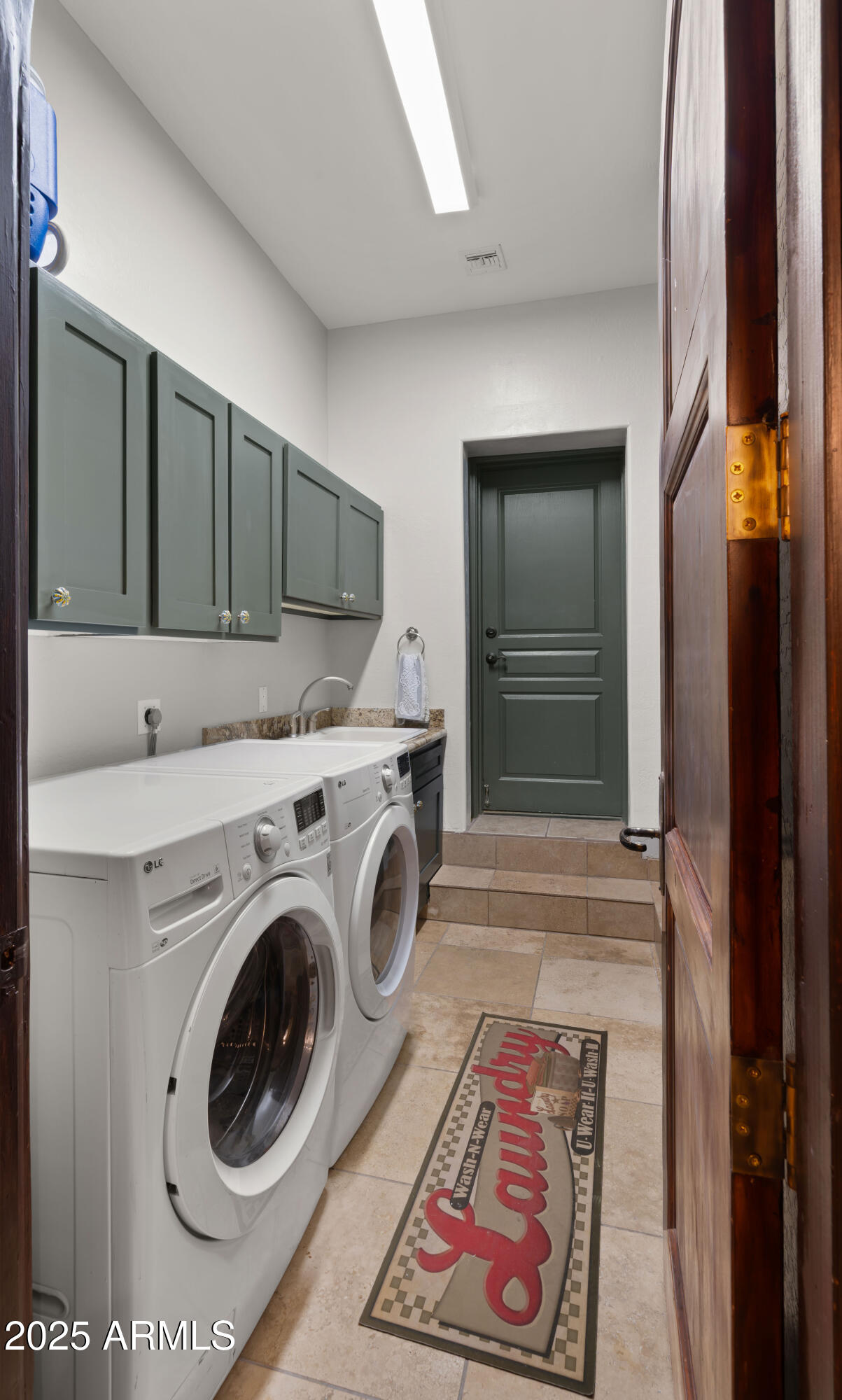 5640 E MIRAMONTE Drive