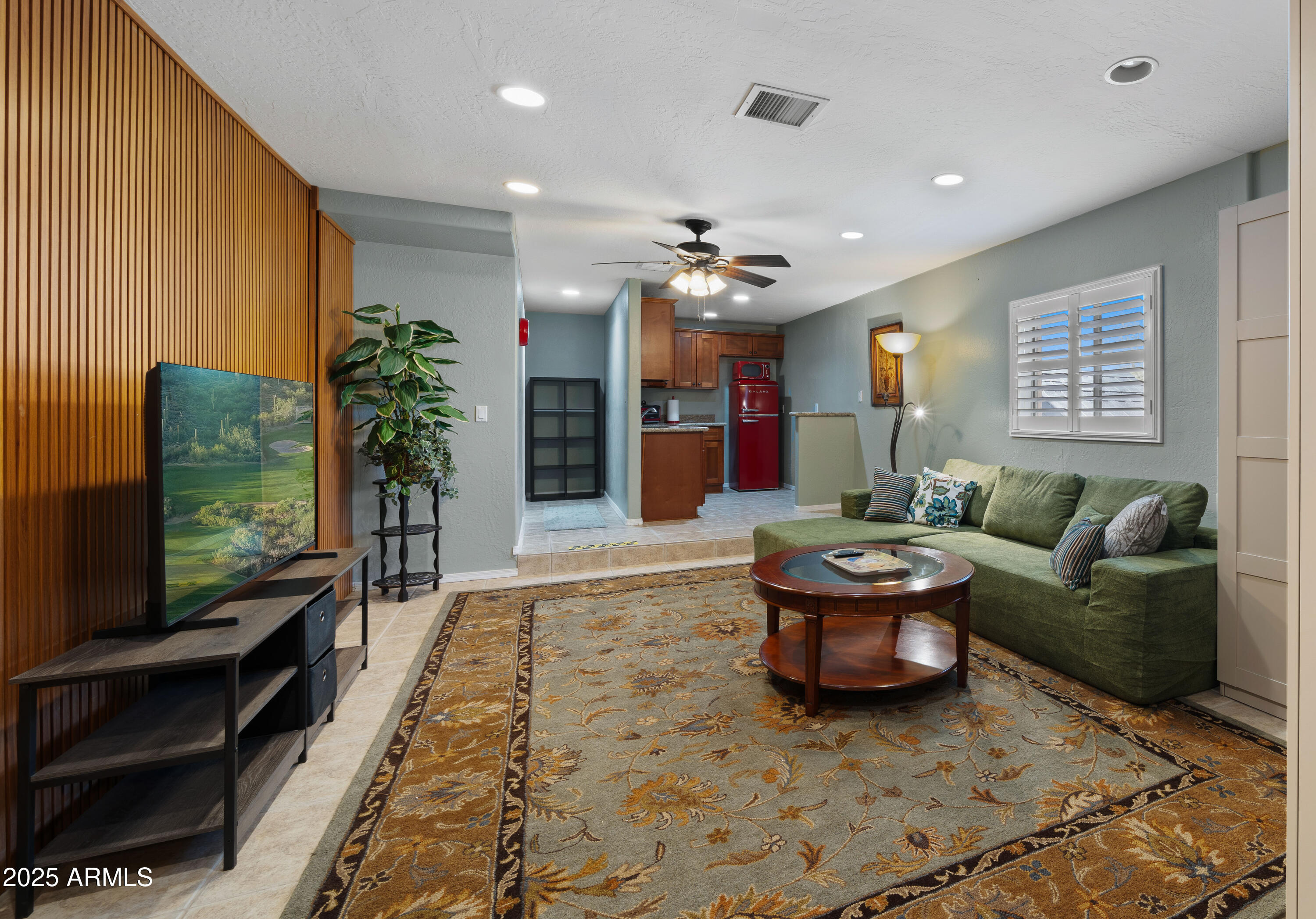 5640 E MIRAMONTE Drive