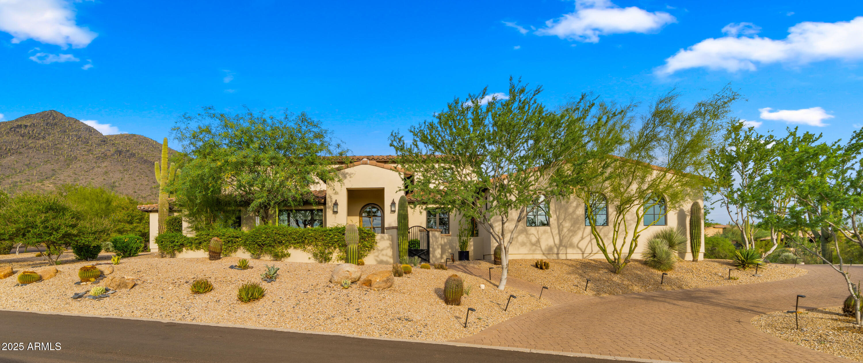 5815 E SENTINEL ROCK Road