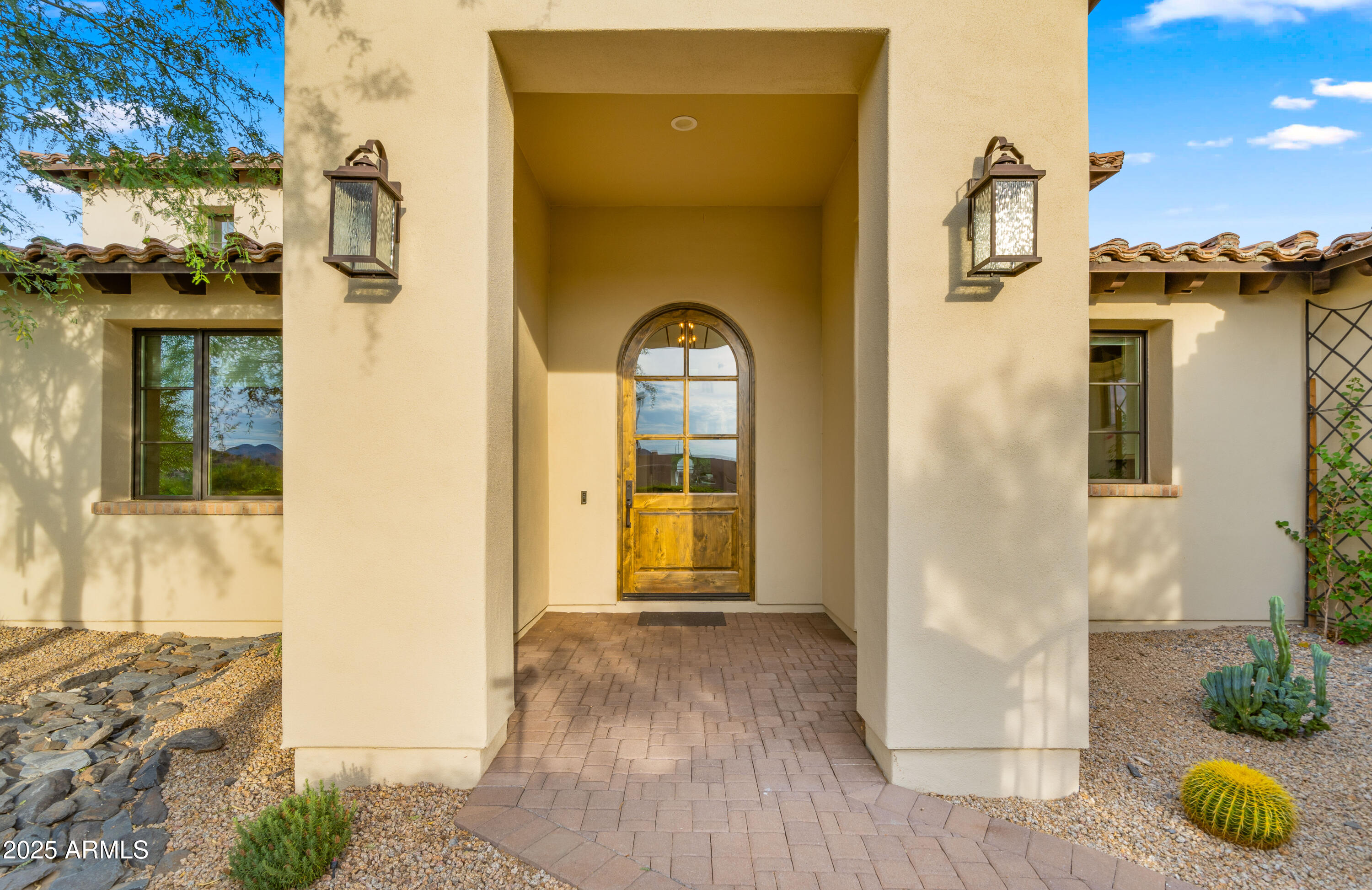 5815 E SENTINEL ROCK Road