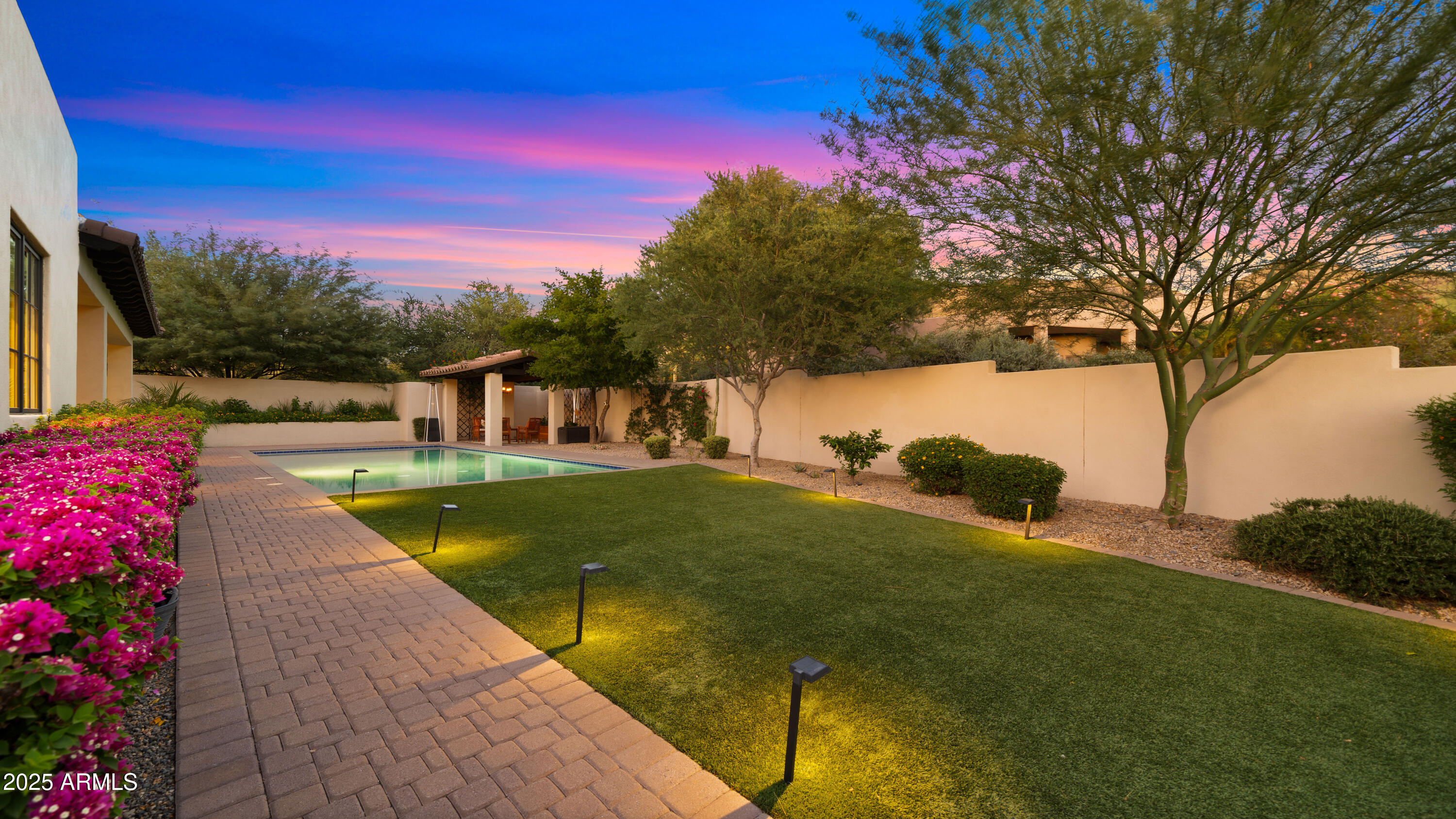 5815 E SENTINEL ROCK Road