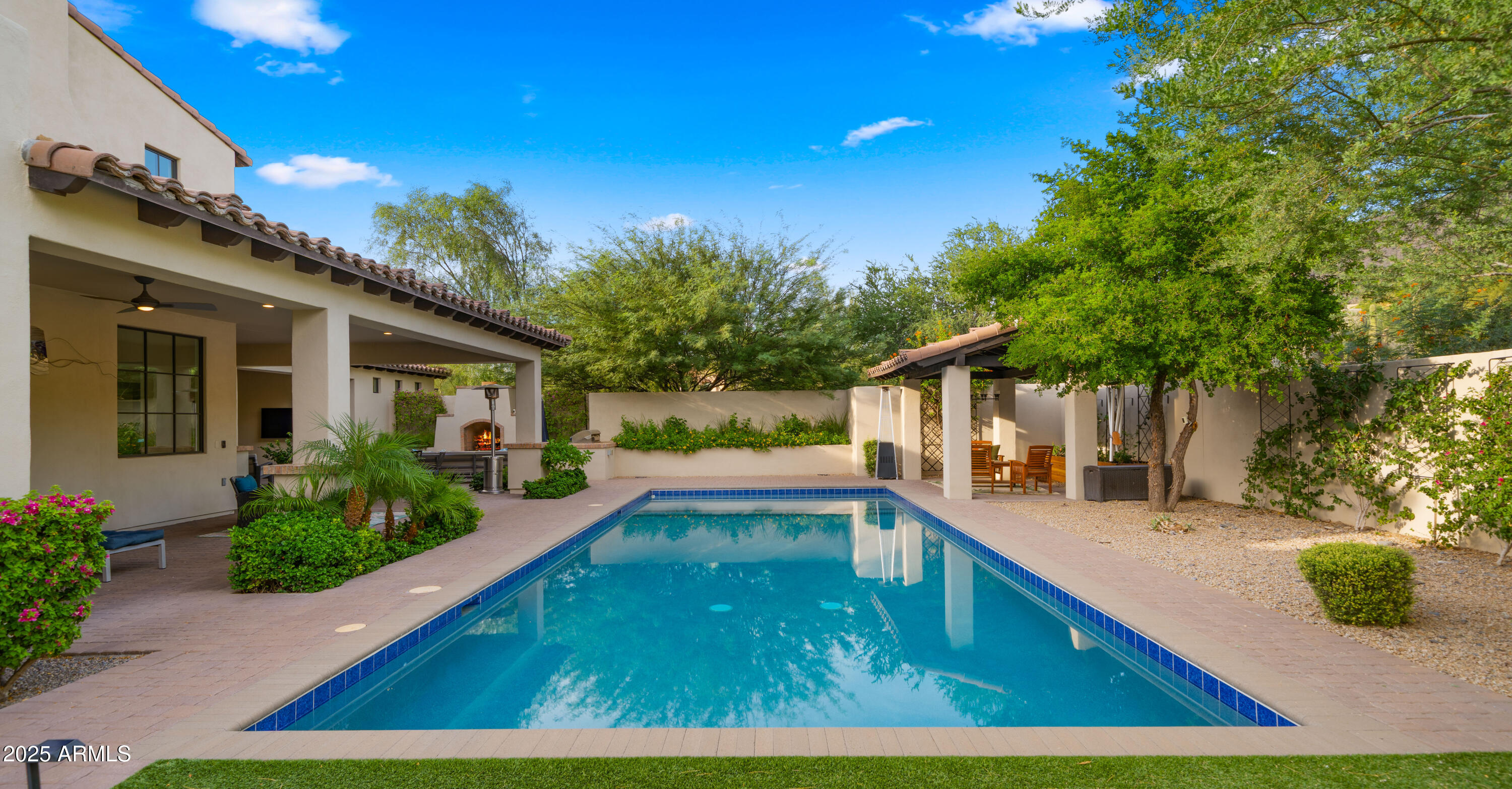 5815 E SENTINEL ROCK Road