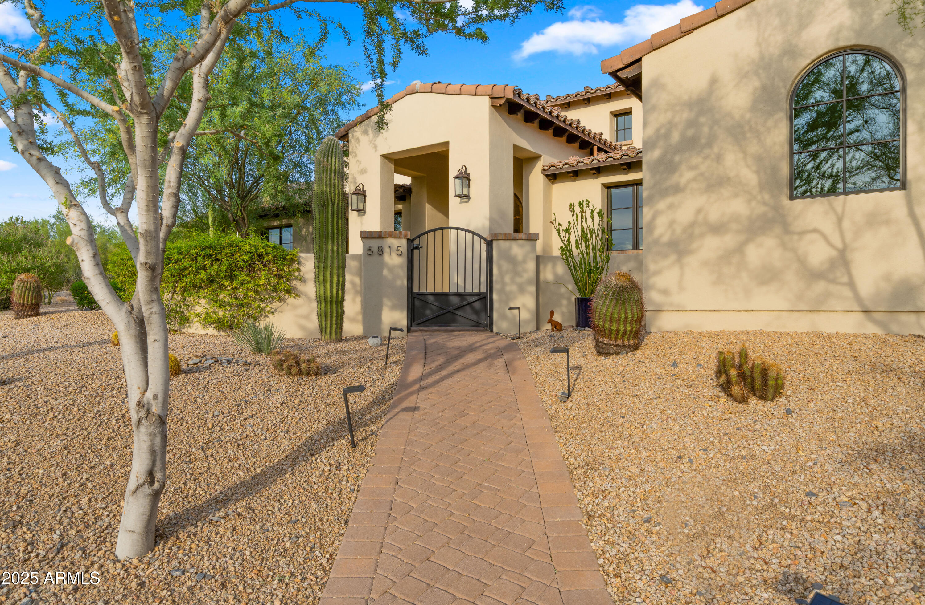 5815 E SENTINEL ROCK Road