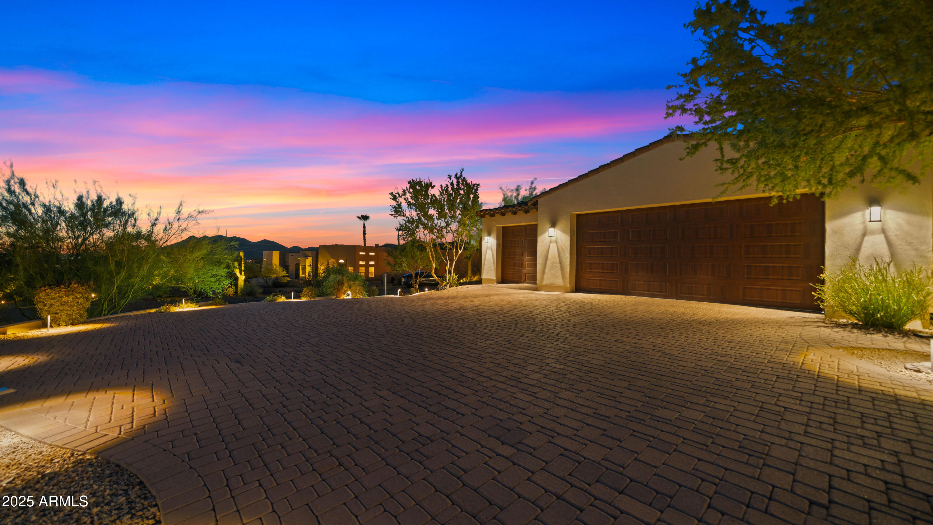 5815 E SENTINEL ROCK Road