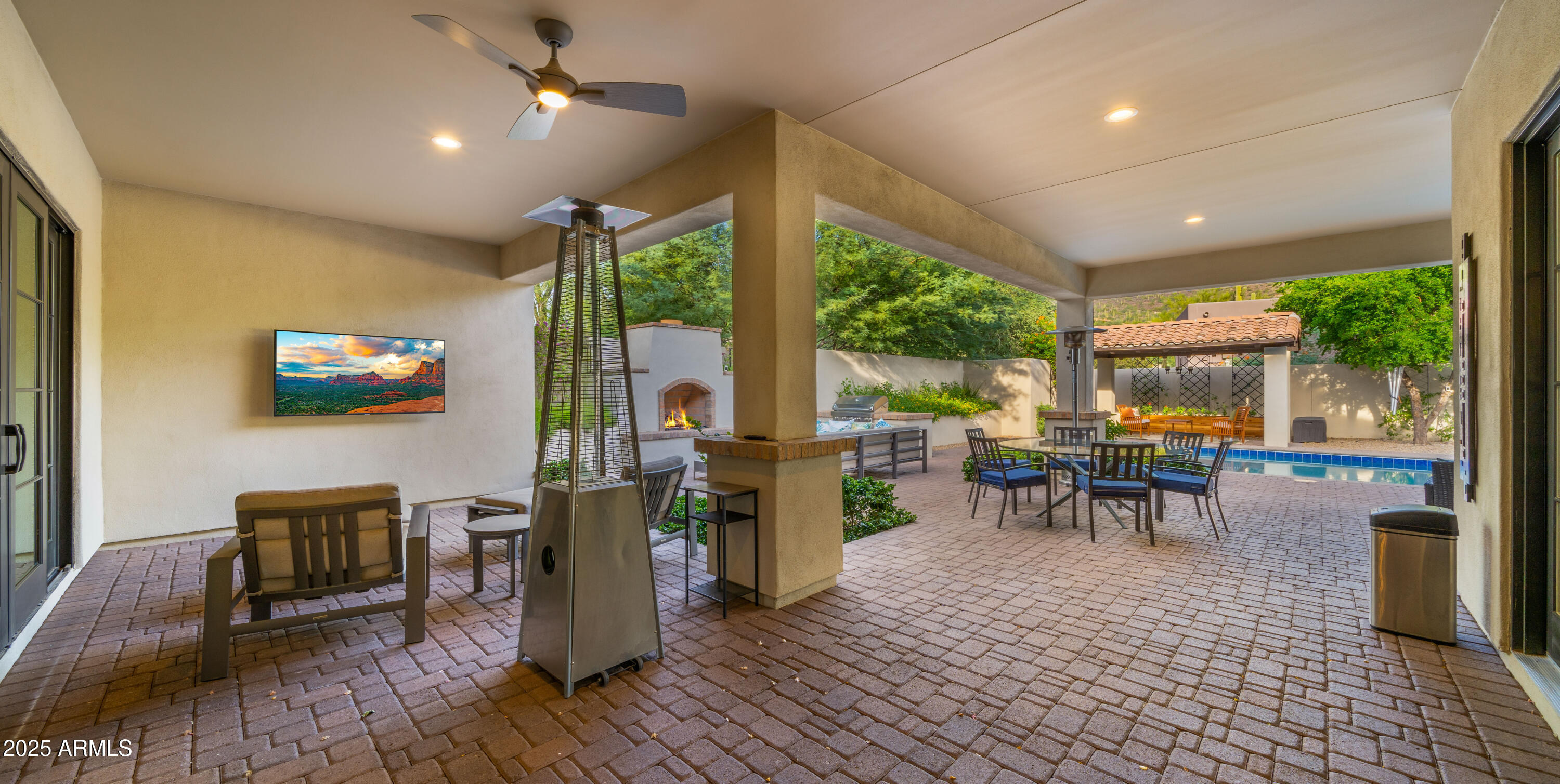 5815 E SENTINEL ROCK Road