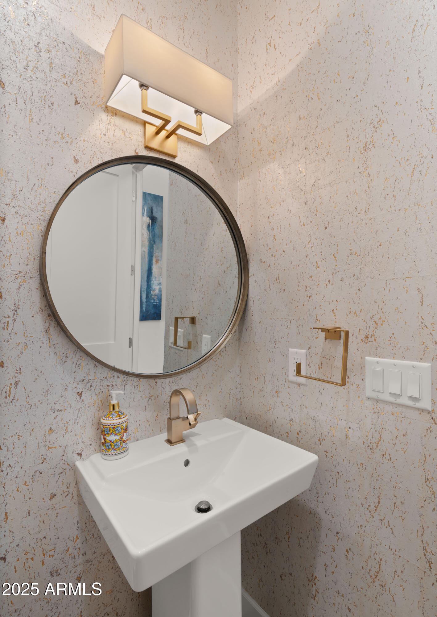 5815 E SENTINEL ROCK Road