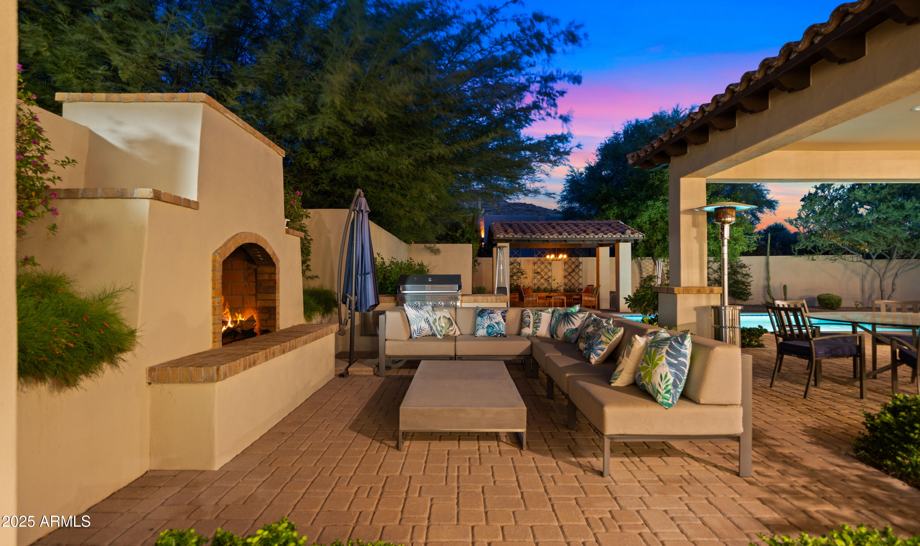 5815 E SENTINEL ROCK Road